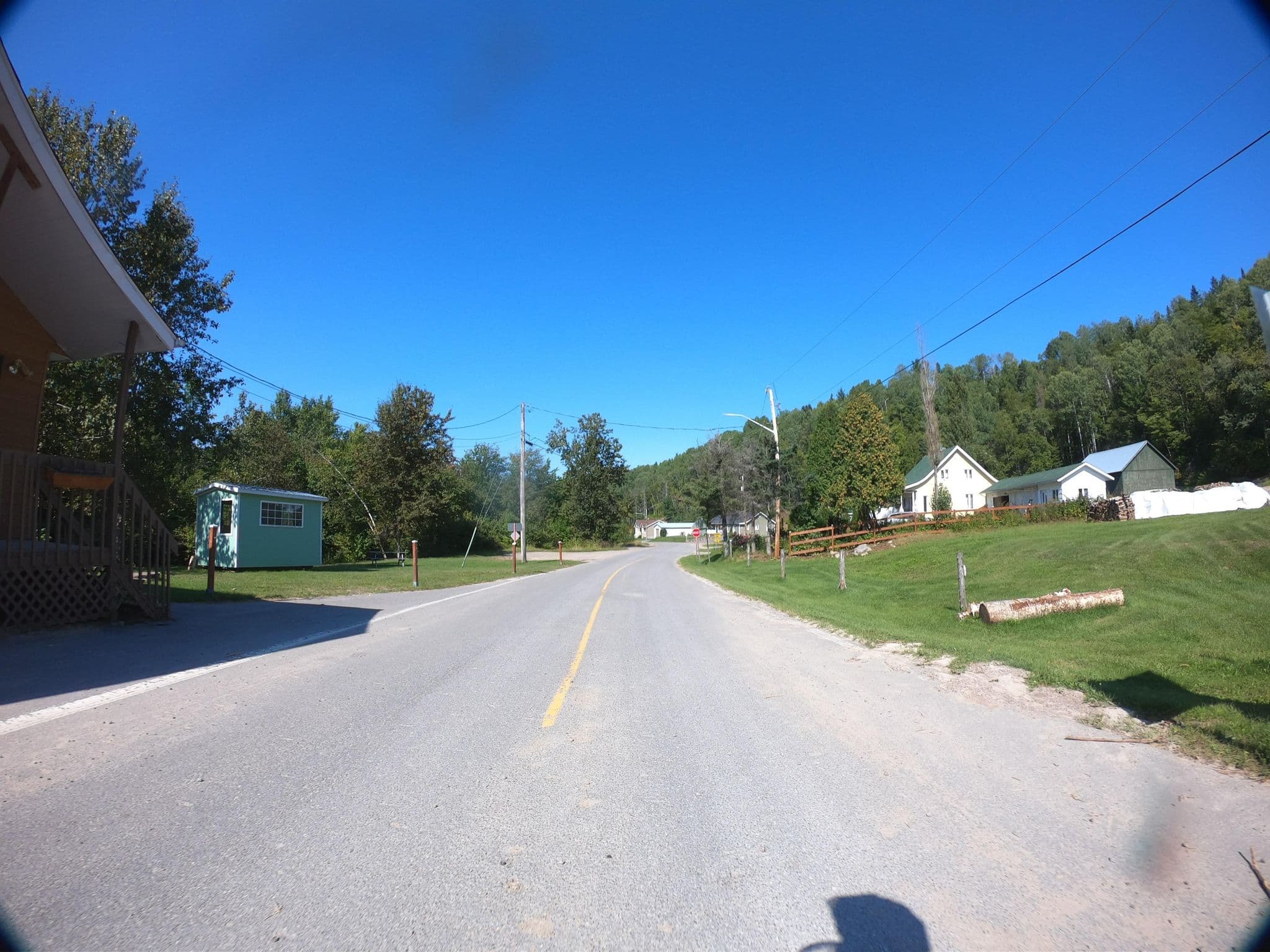 Street view near Poste d'acceuil Anse St-Jean, Sacré-Coeur — © pfbreton (CC BY-SA · Mapillary)