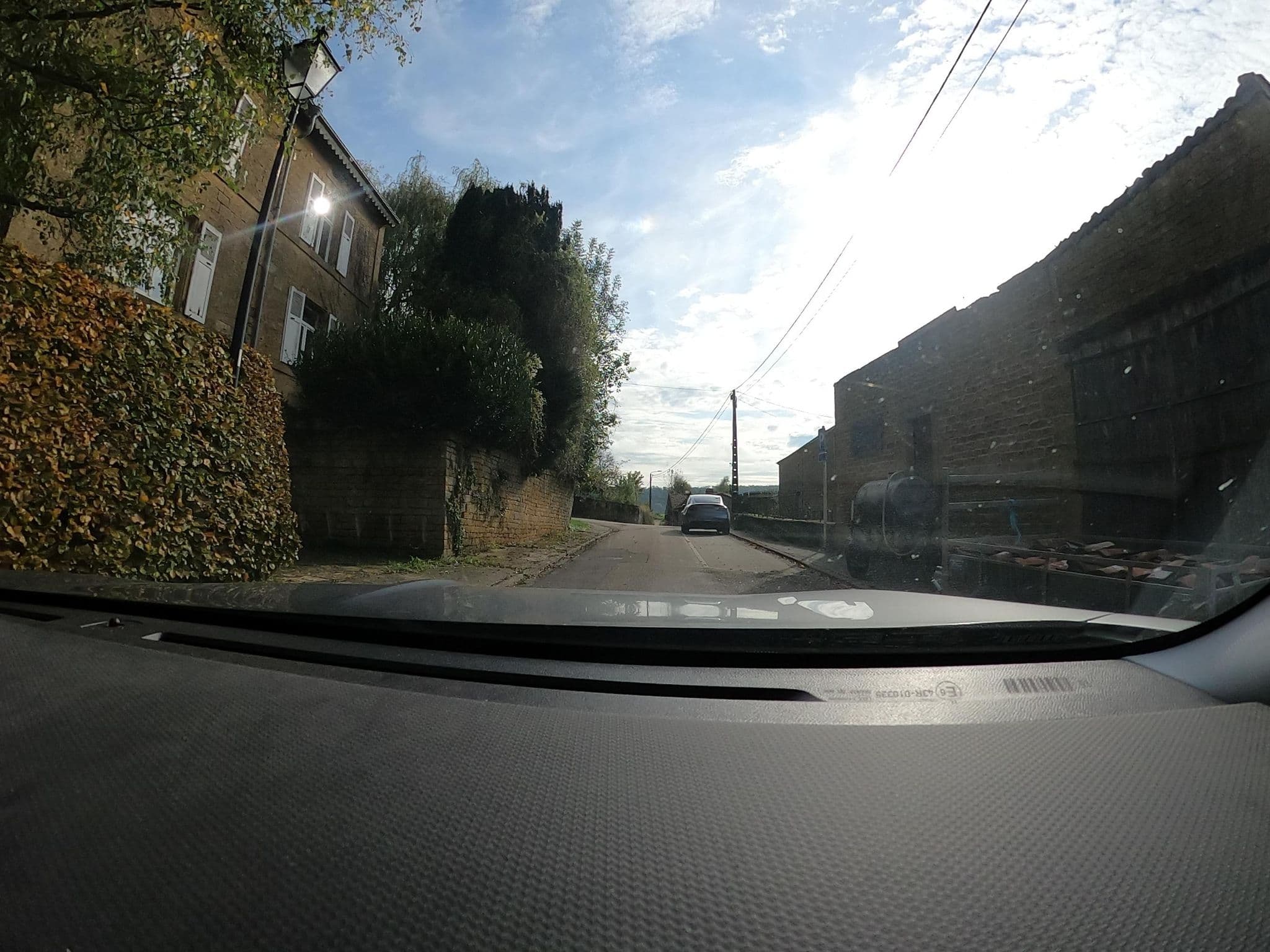 Street view near Sens du sud, Rouvroy — © RaphaelPasLoin (CC BY-SA · Mapillary)