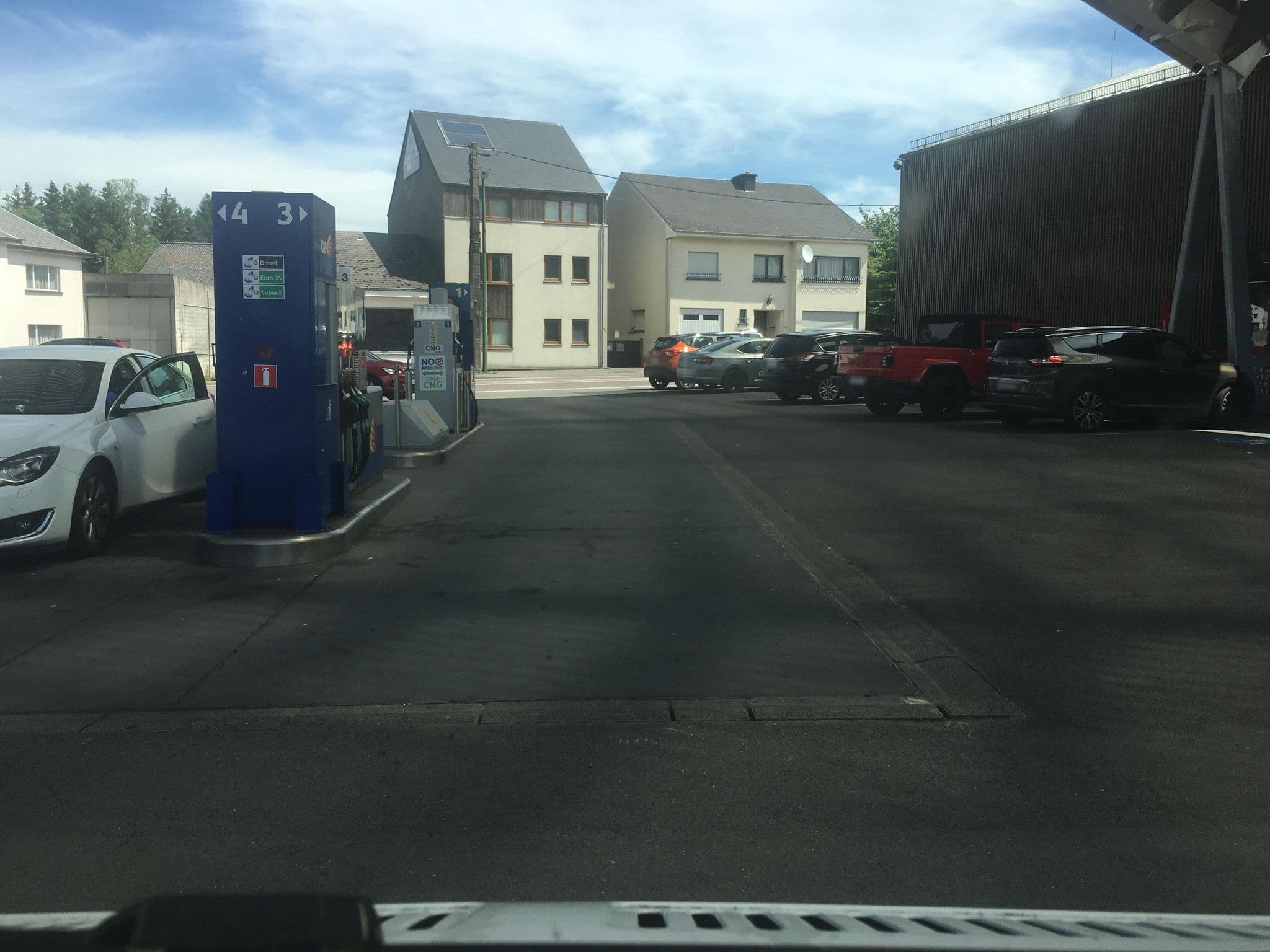 Street view near Le Merceny, Bastogne — © raymond (CC BY-SA · Mapillary)