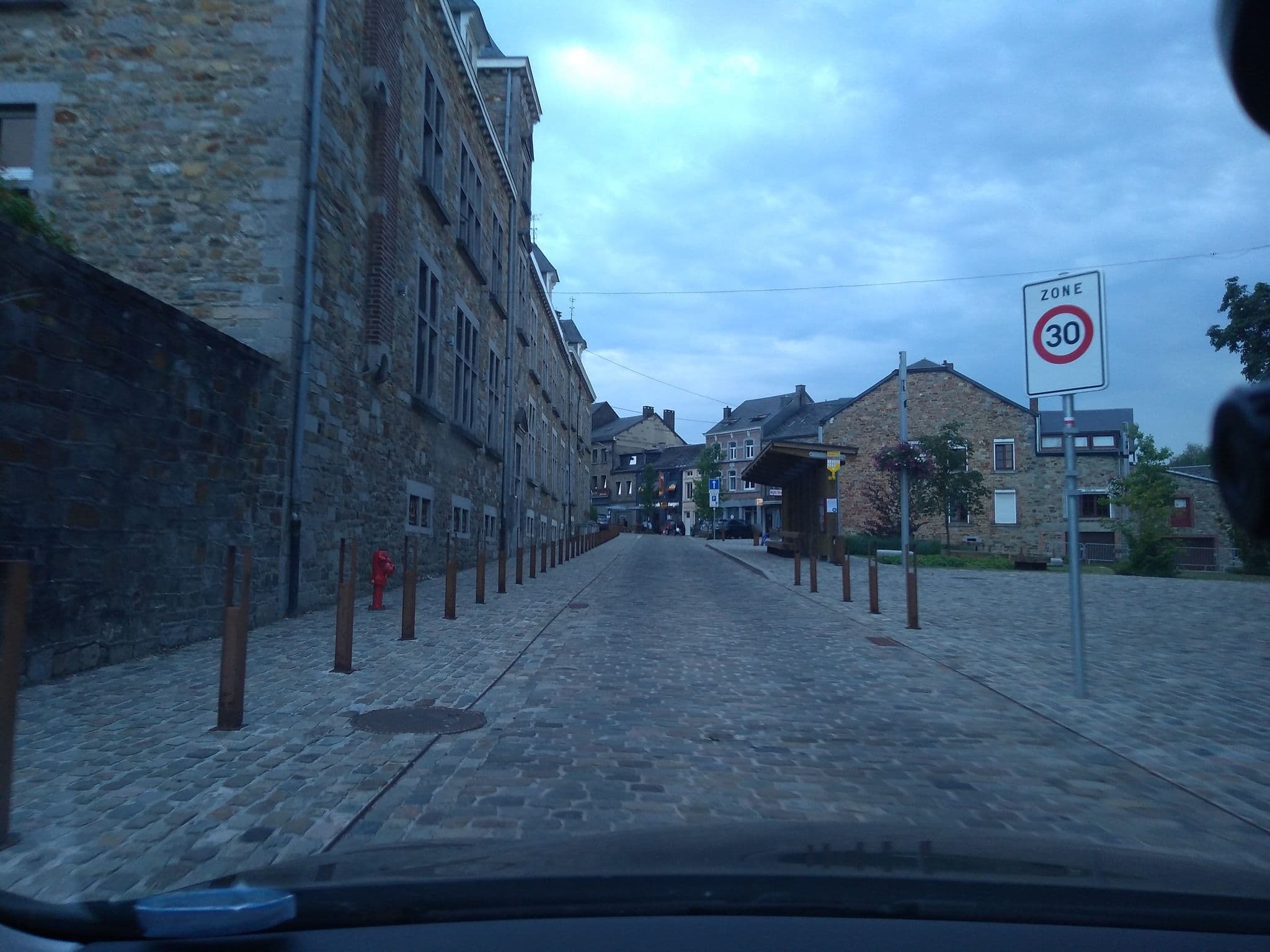 Street view near Hotel l'Ancien Hopital, Saint-Hubert — © clemdoc (CC BY-SA · Mapillary)