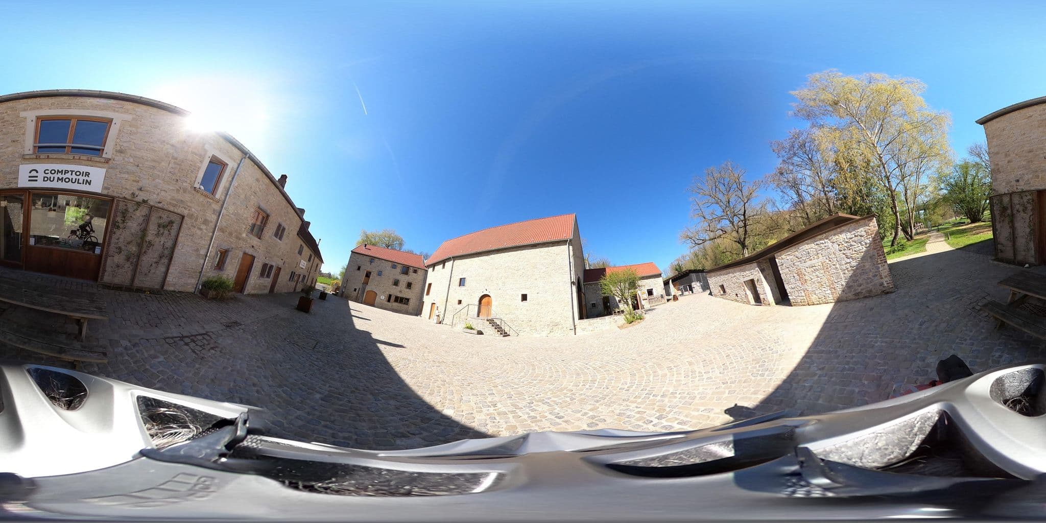 Street view near Grenier du Moulin, Couthuin — © Eebie (CC BY-SA · Mapillary)