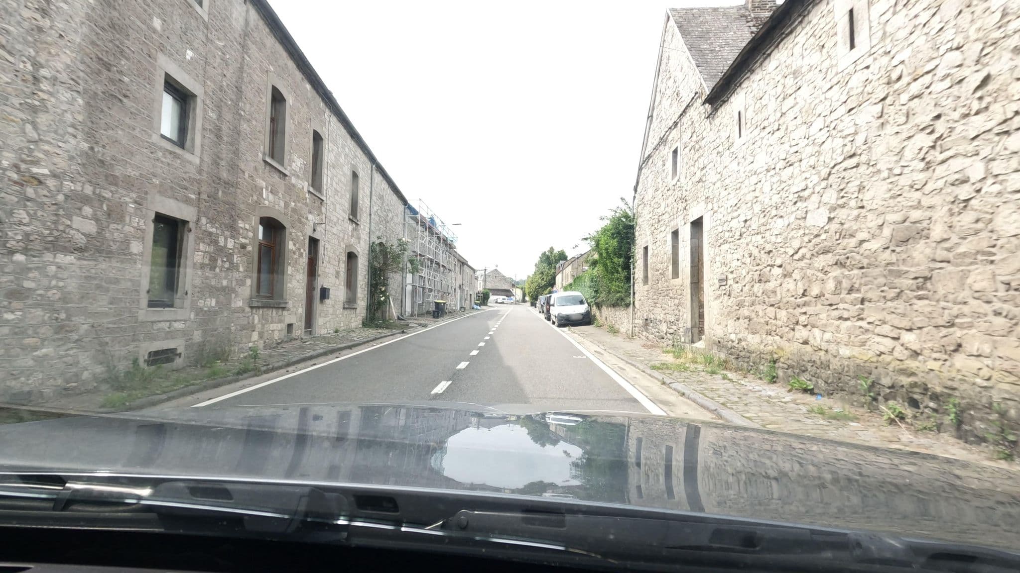 Street view near Le Castel Du Val D'Or Hotel Clavier, Clavier — © vinisa (CC BY-SA · Mapillary)