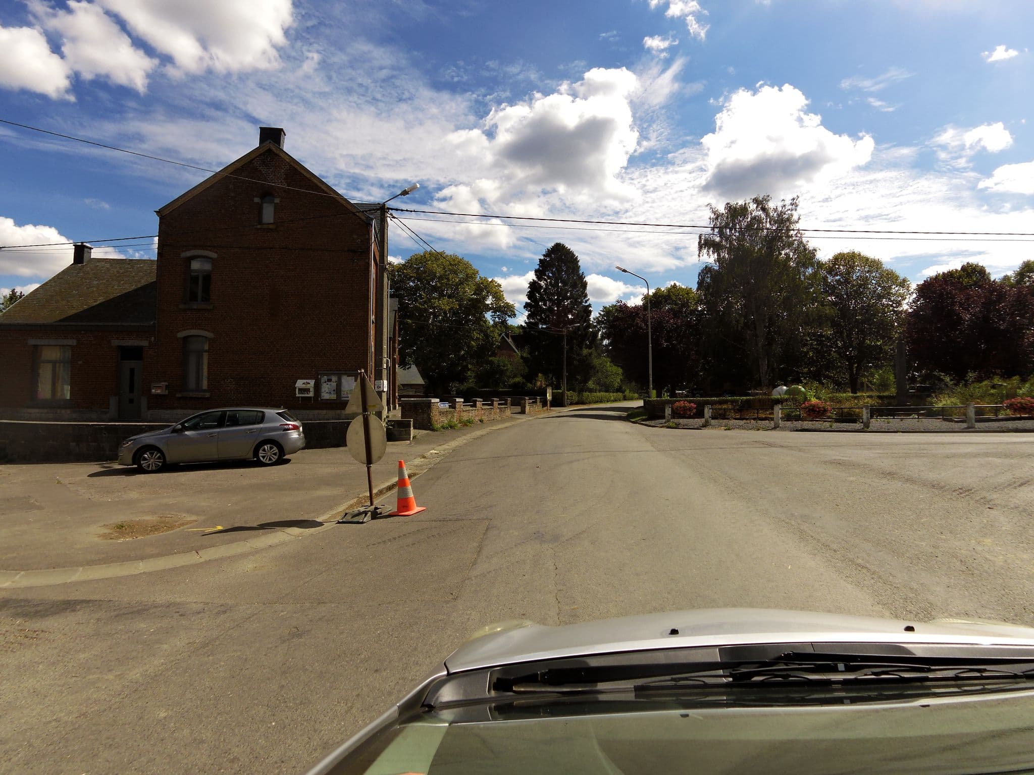 Street view near A l'ombre du clocher, Grandhan — © zors1843 (CC BY-SA · Mapillary)