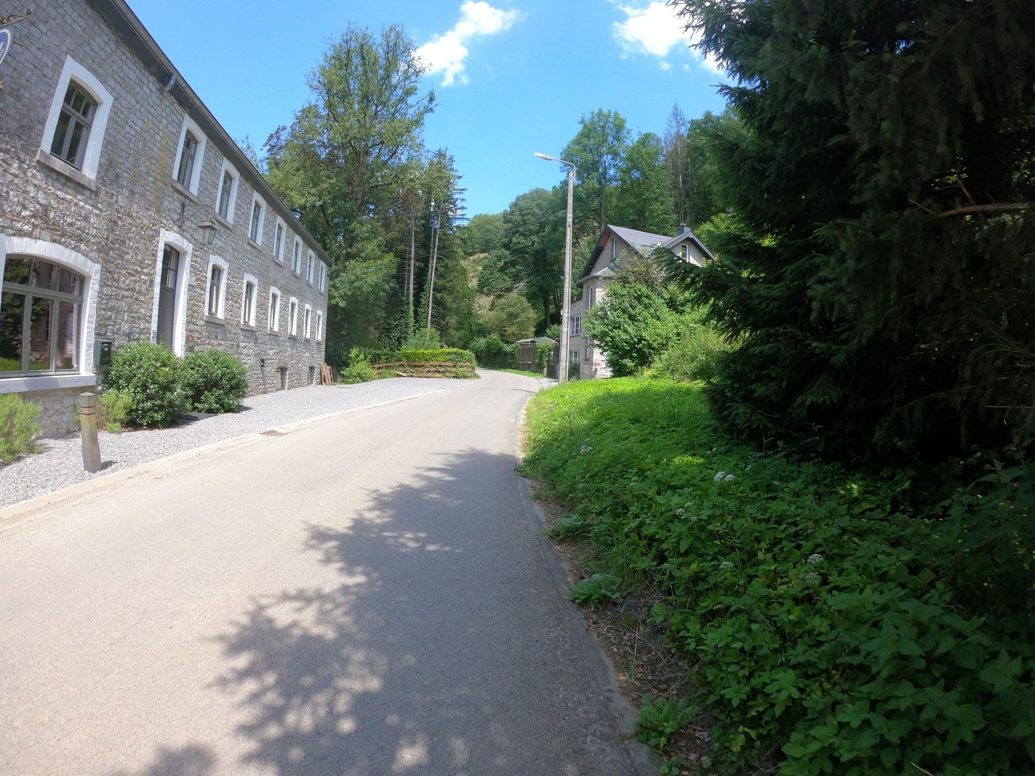 Street view near Moulin De Logne, Bomal — © joostjakob (CC BY-SA · Mapillary)