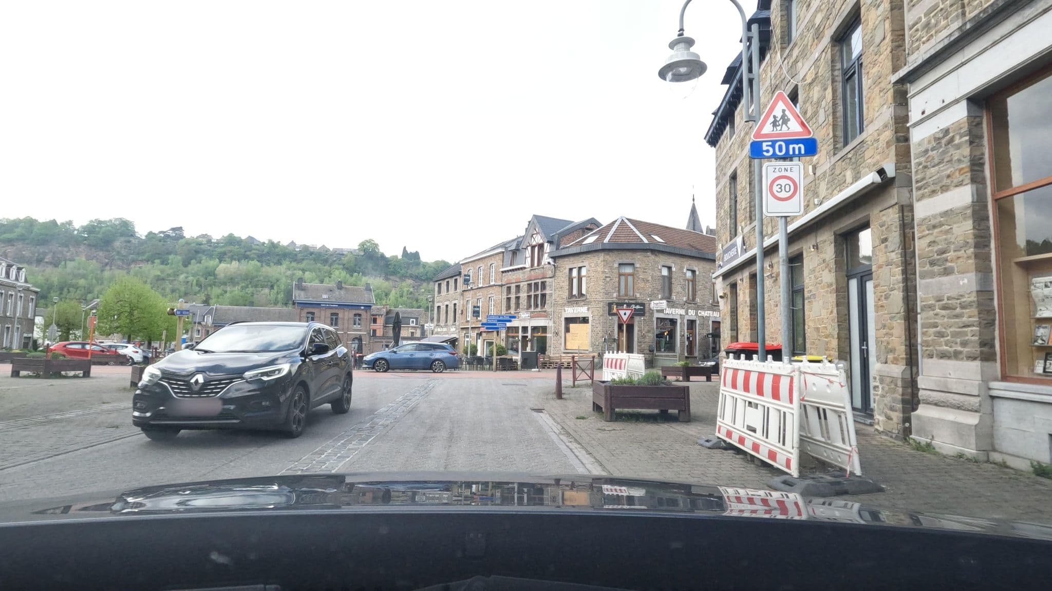Street view near La Saharienne, Poulseur — © vinisa (CC BY-SA · Mapillary)