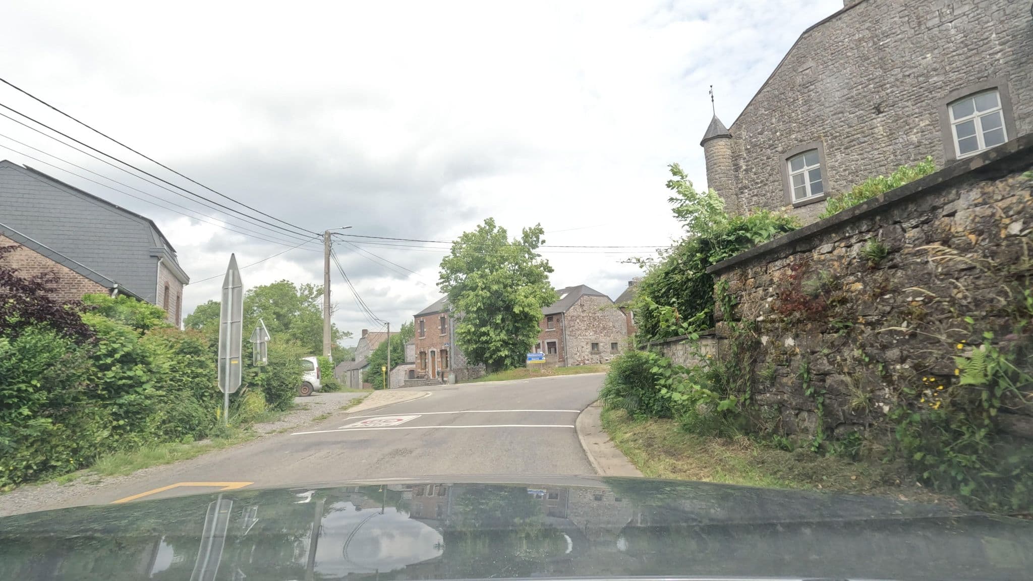 Street view near Le Cer'Izier, Ferrières — © vinisa (CC BY-SA · Mapillary)