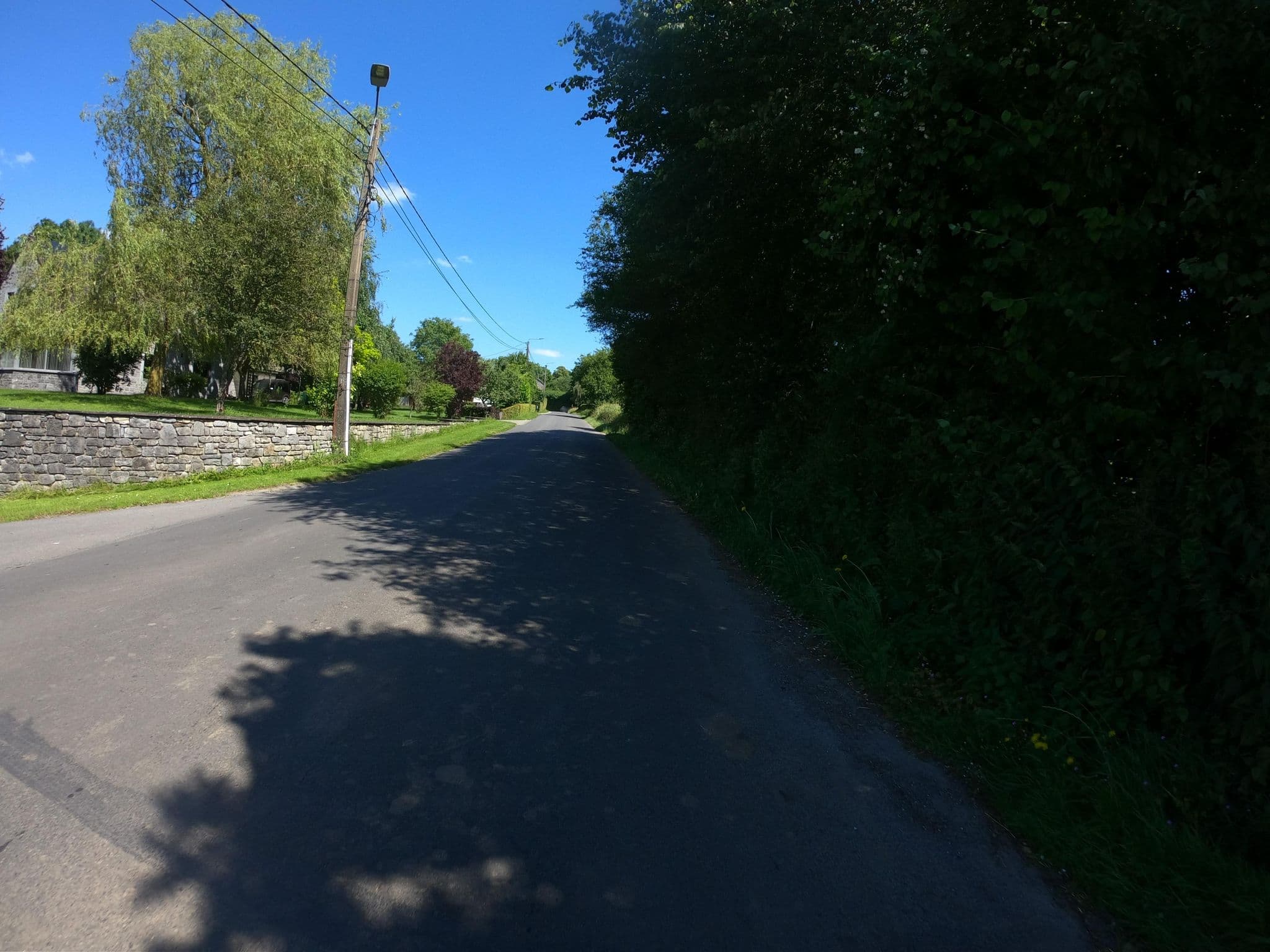 Street view near Le Poirier, Bomal — © joostjakob (CC BY-SA · Mapillary)