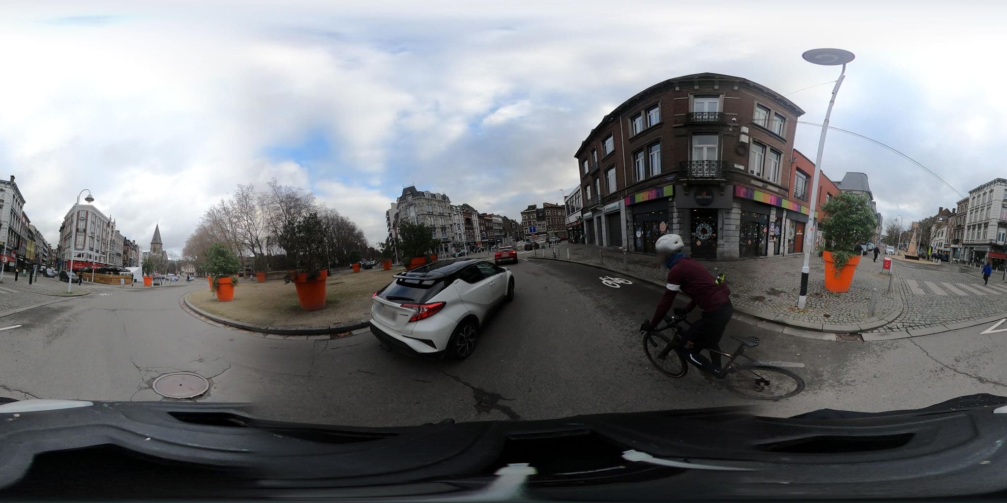 Street view near Hotel Simenon, Liège — © ledantec (CC BY-SA · Mapillary)