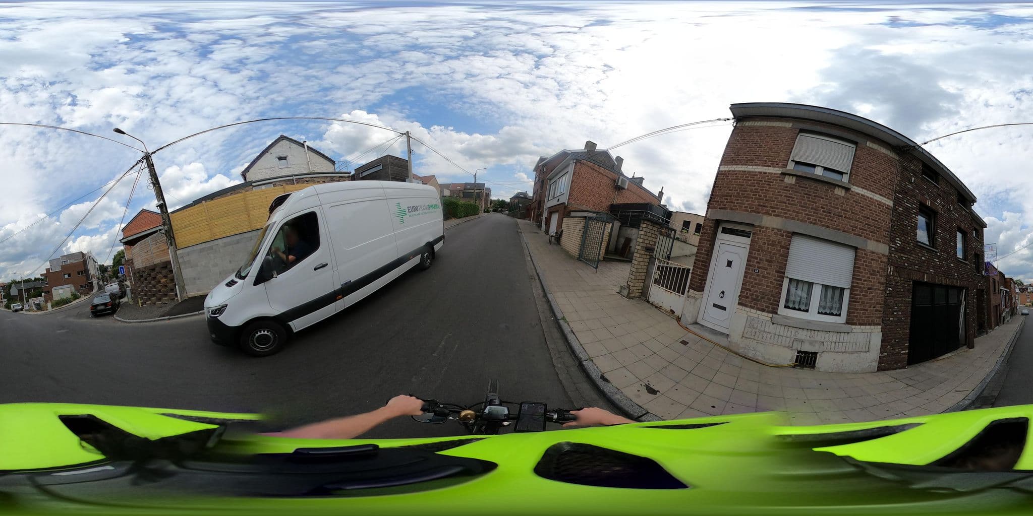 Street view near La Maison Bizar, Grivegnée — © joostjakob (CC BY-SA · Mapillary)