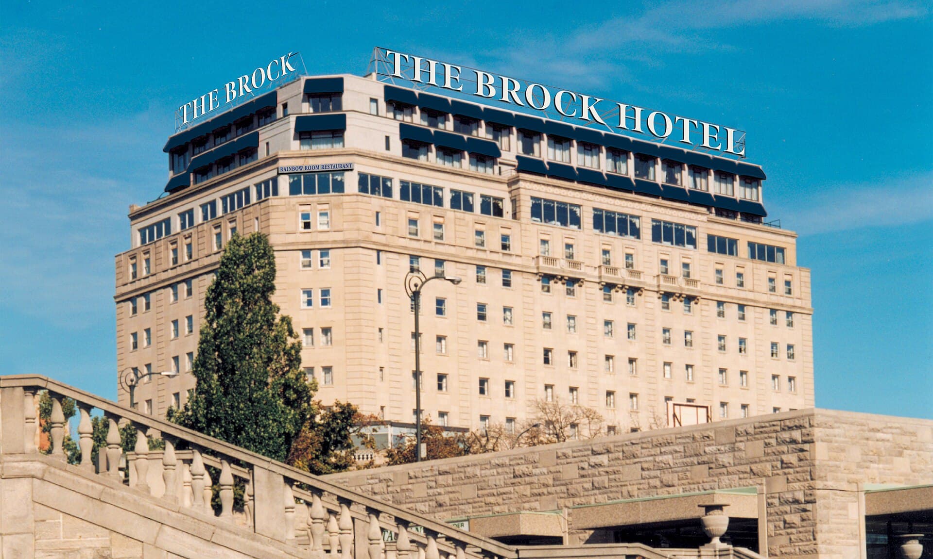 The Brock Niagara Falls-Fallsview, Tapestry Collection by Hilton (via Wikimedia Commons, CC BY 4.0)