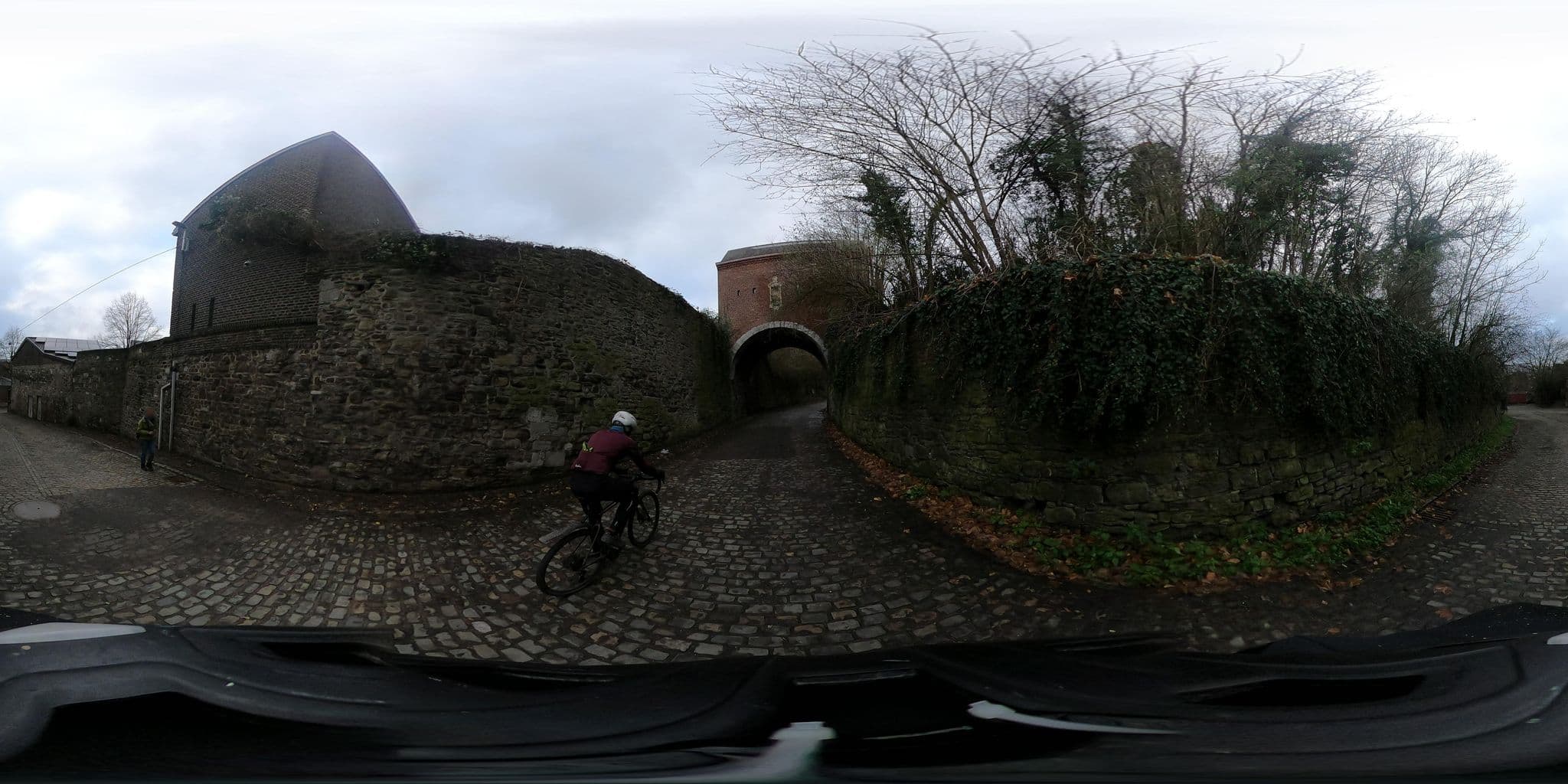 Street view near Domaine de la Chartreuse, Bressoux — © ledantec (CC BY-SA · Mapillary)