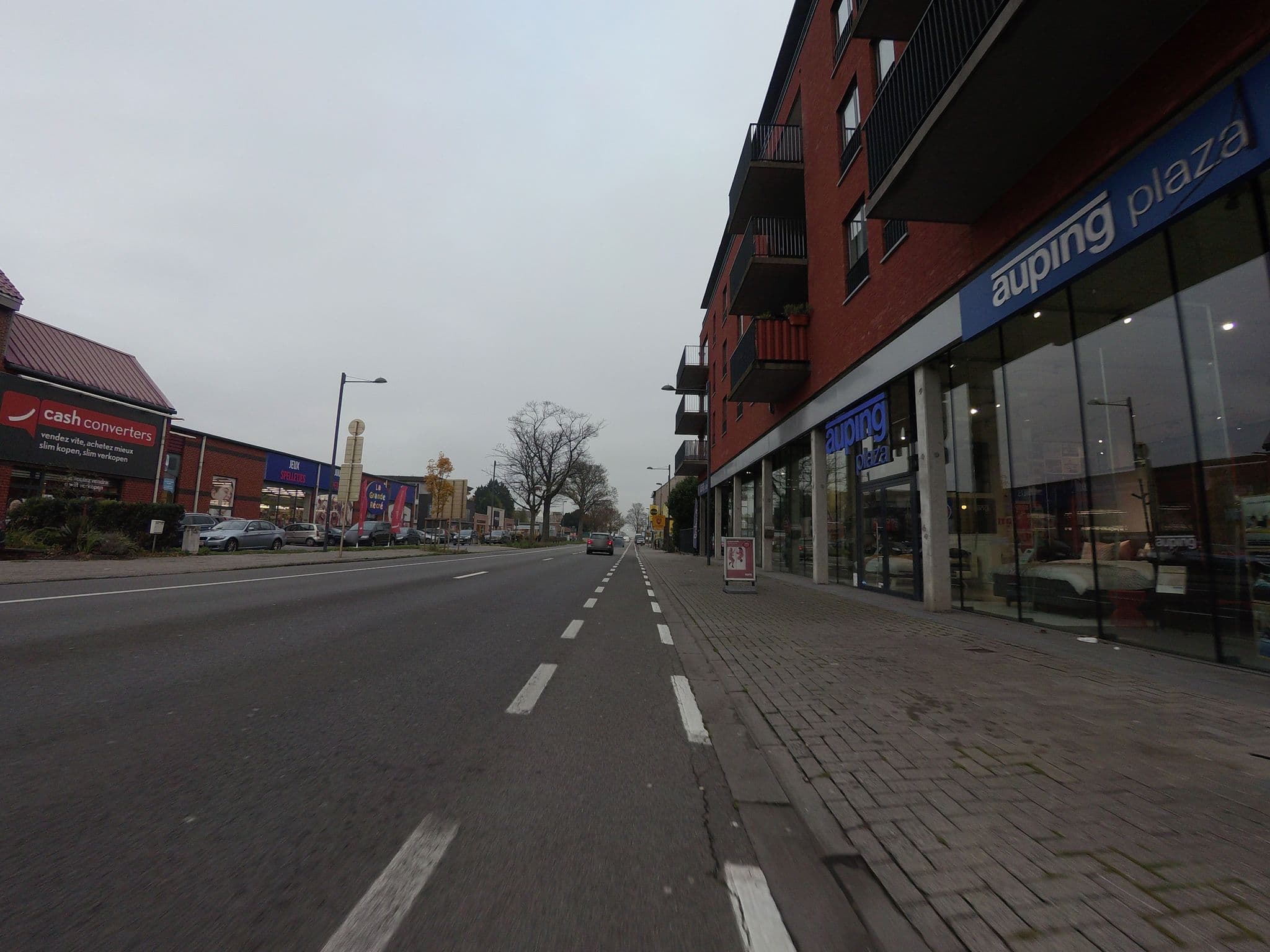 Street view near Dodoattitude, Sint-Stevens-Woluwe — © filipc (CC BY-SA · Mapillary)