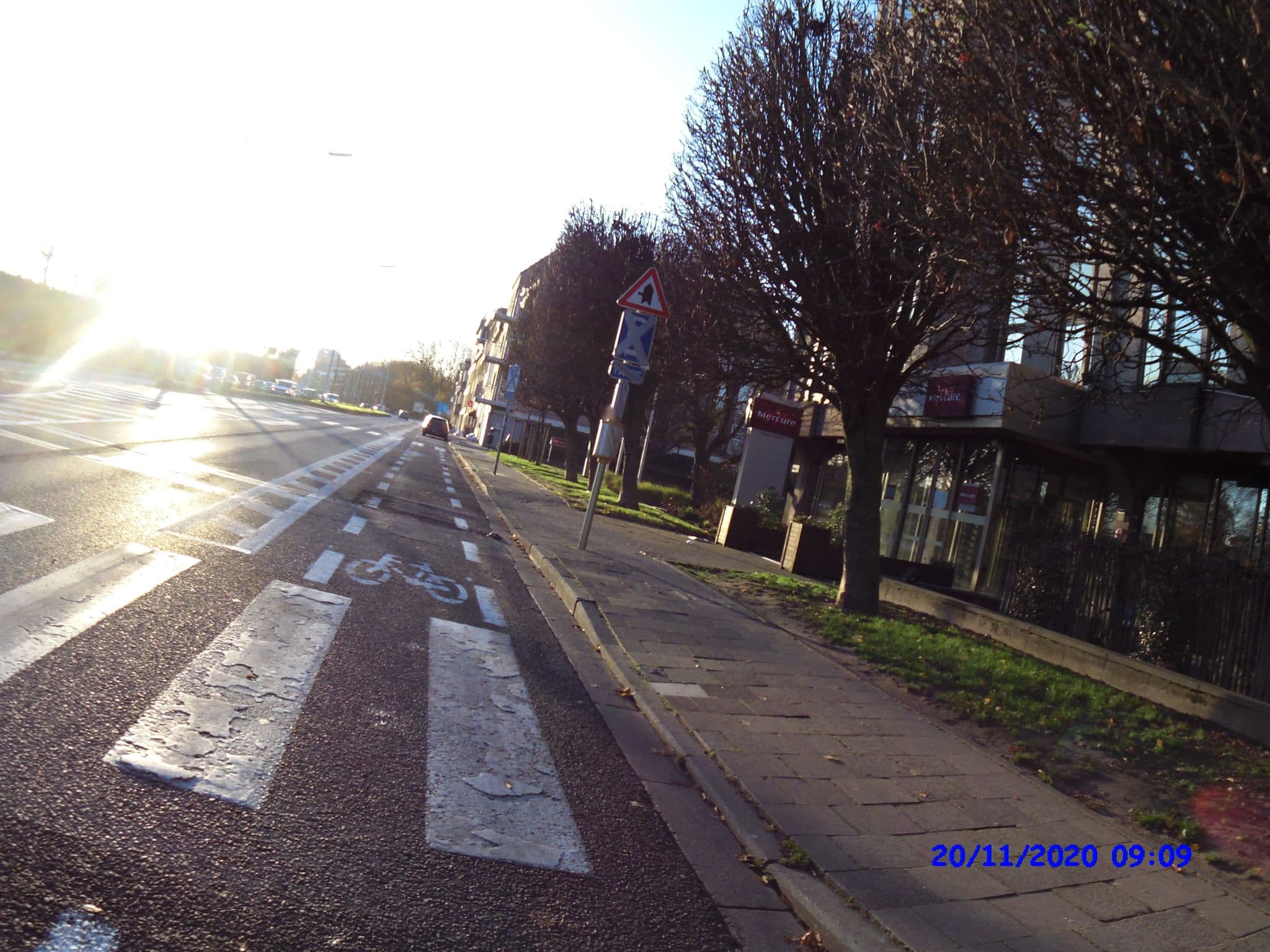 Street view near Mercure Hotel, Evere — © thierry1030 (CC BY-SA · Mapillary)