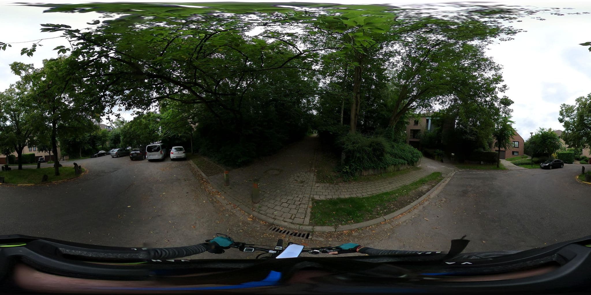 Street view near Résidence Montagne Chaudro, Woluwe-Saint-Lambert — © Stefdegreef (CC BY-SA · Mapillary)