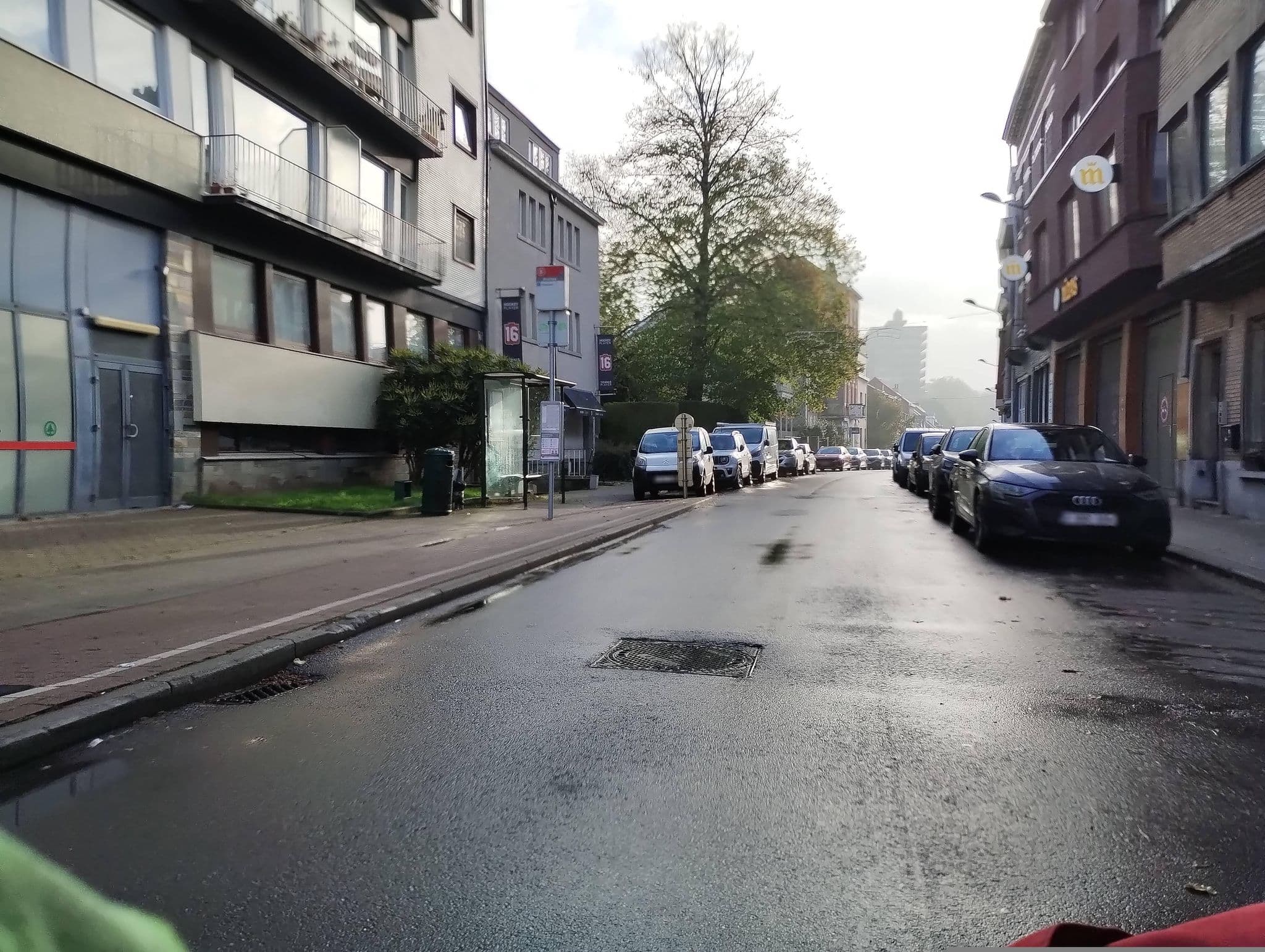 Street view near kloes' castle, Auderghem — © RaphaelPasLoin (CC BY-SA · Mapillary)