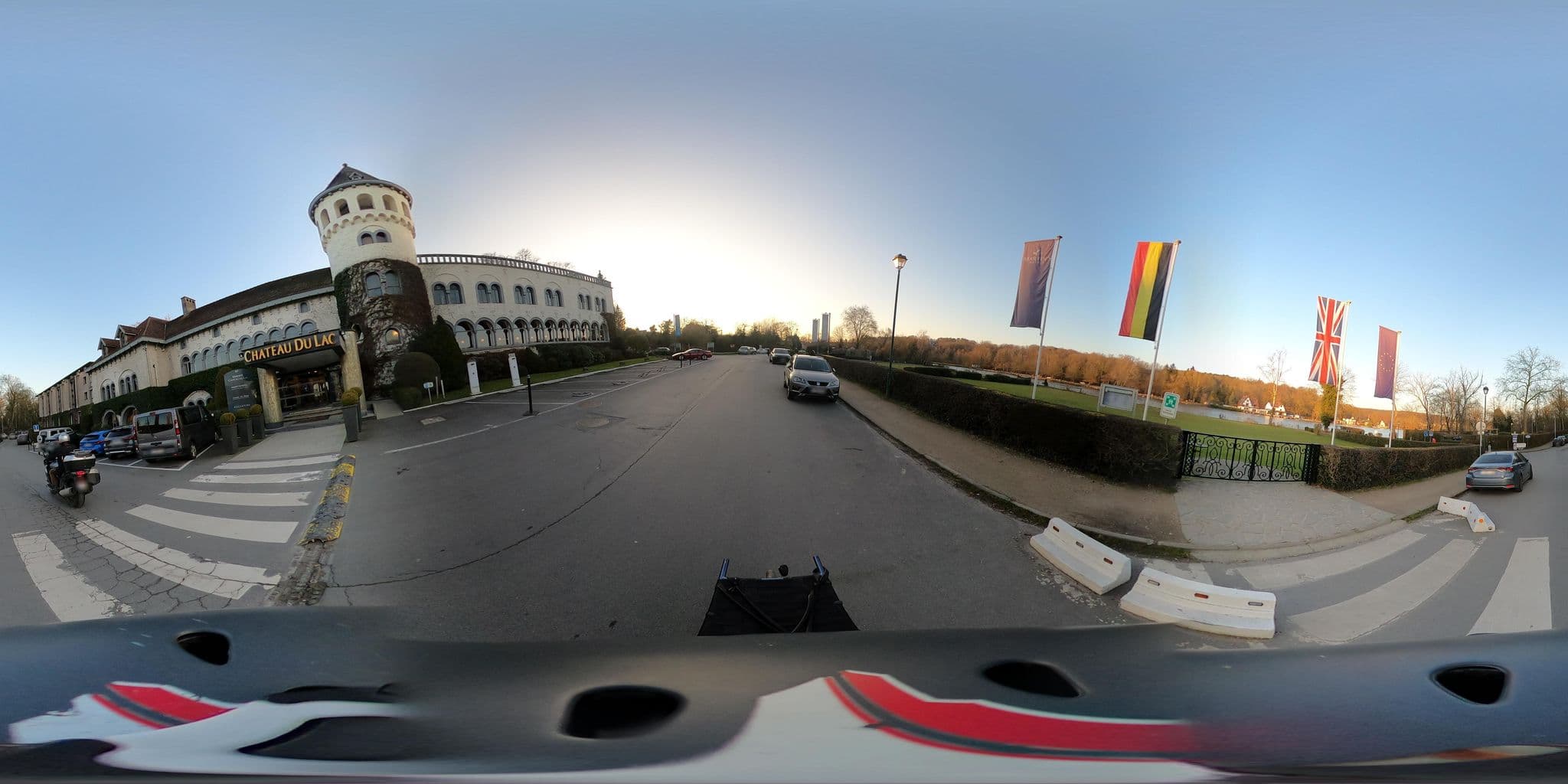 Street view near Martin's Château du Lac, Genval — © usagersactifsrixensart (CC BY-SA · Mapillary)