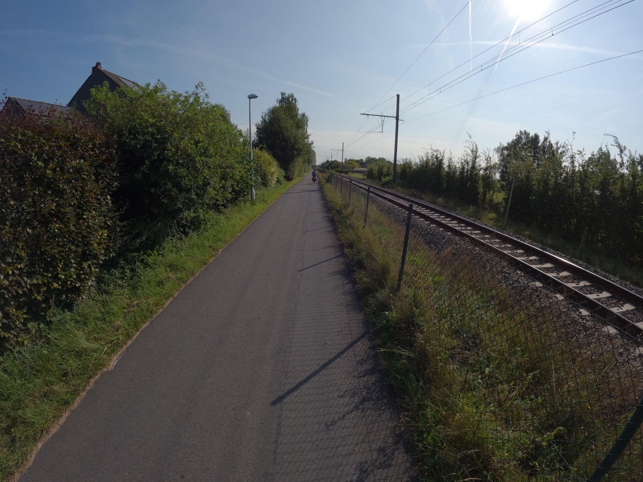 Street view near Hof van Loverrijk, Lint — © koninklijke (CC BY-SA · Mapillary)