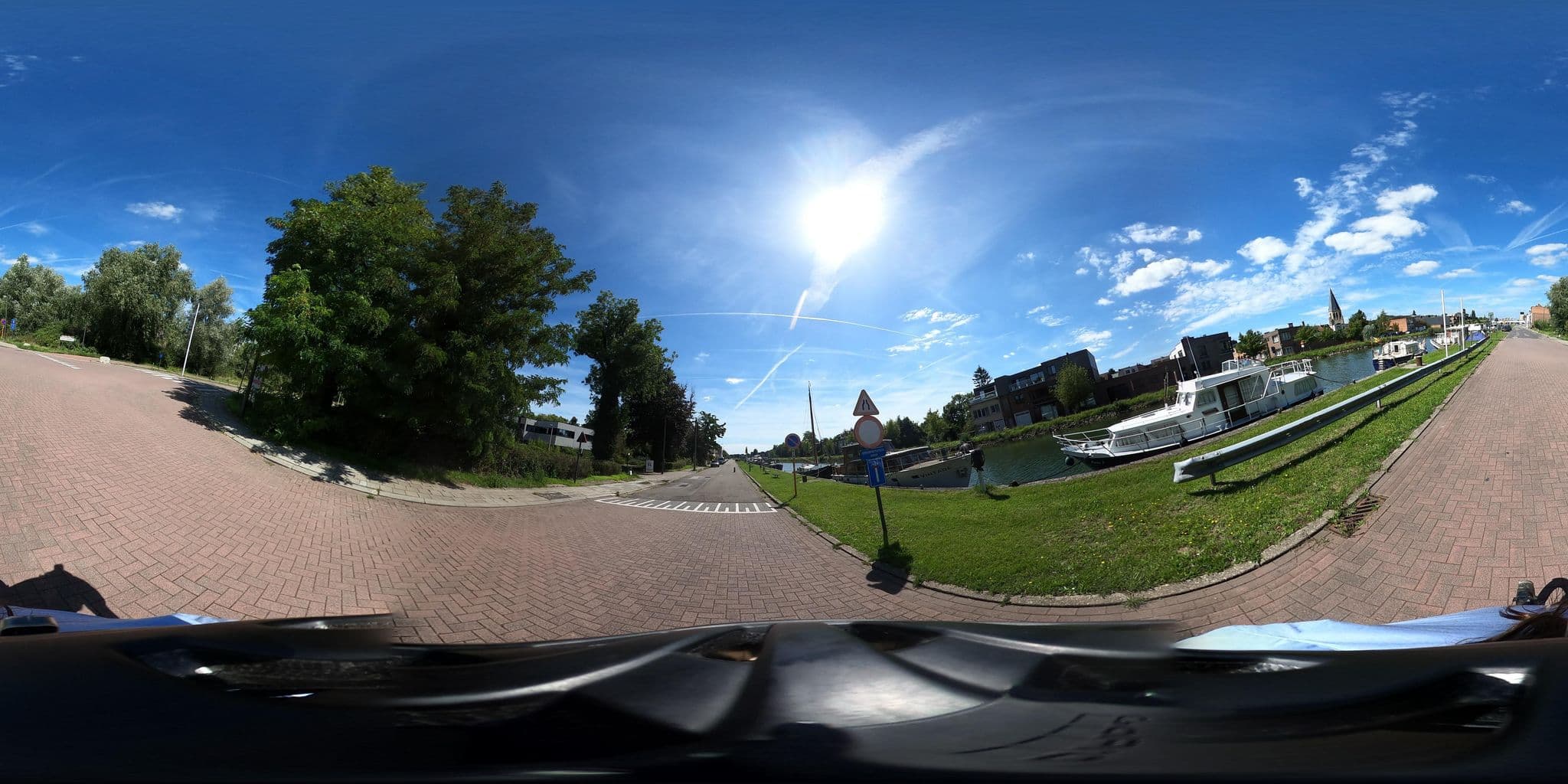 Street view near Boat&Breakfast, Mechelen — © RaphaelPasLoin (CC BY-SA · Mapillary)