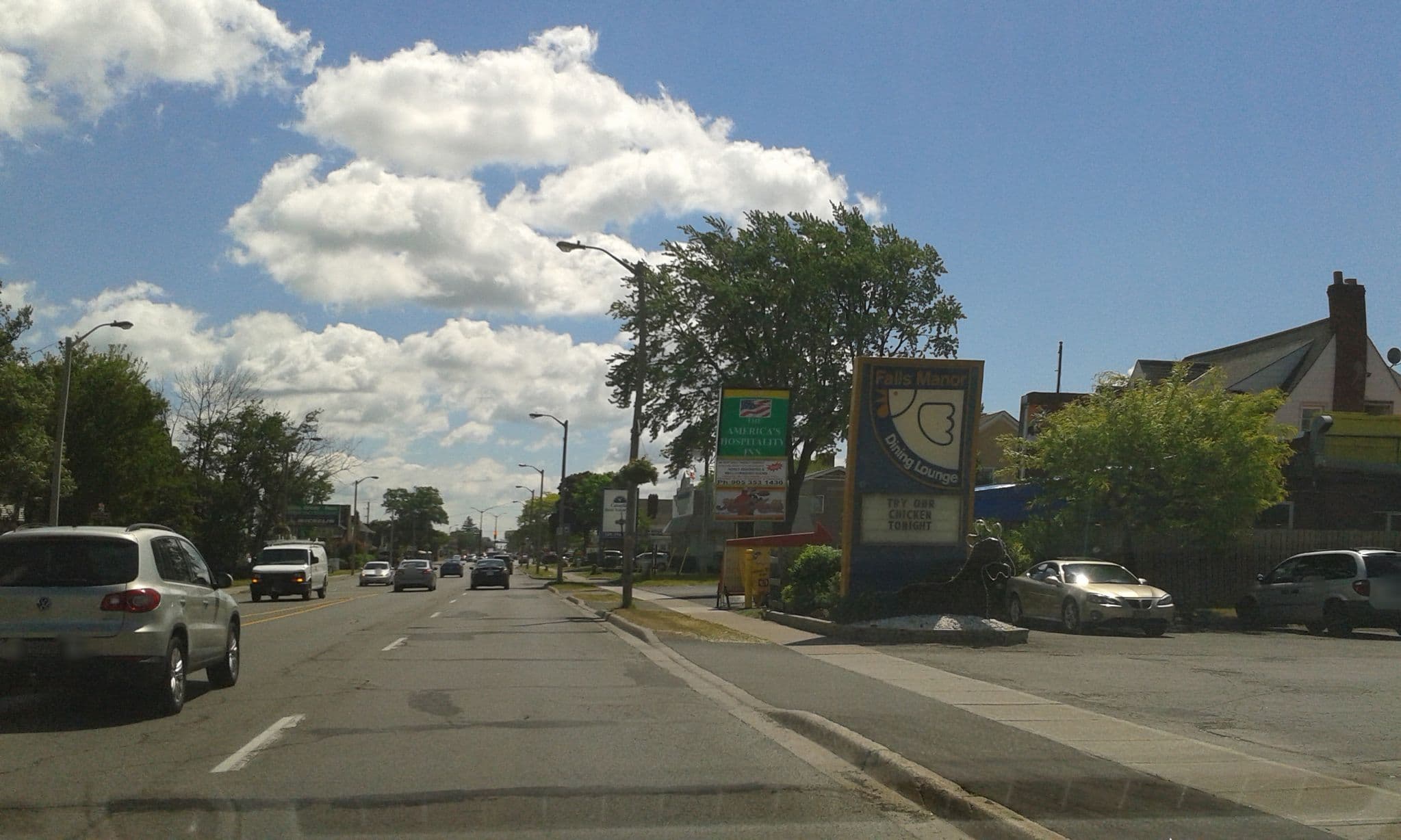 Street view near Falls Manor Resort, Niagara Falls — © thetornado76 (CC BY-SA · Mapillary)