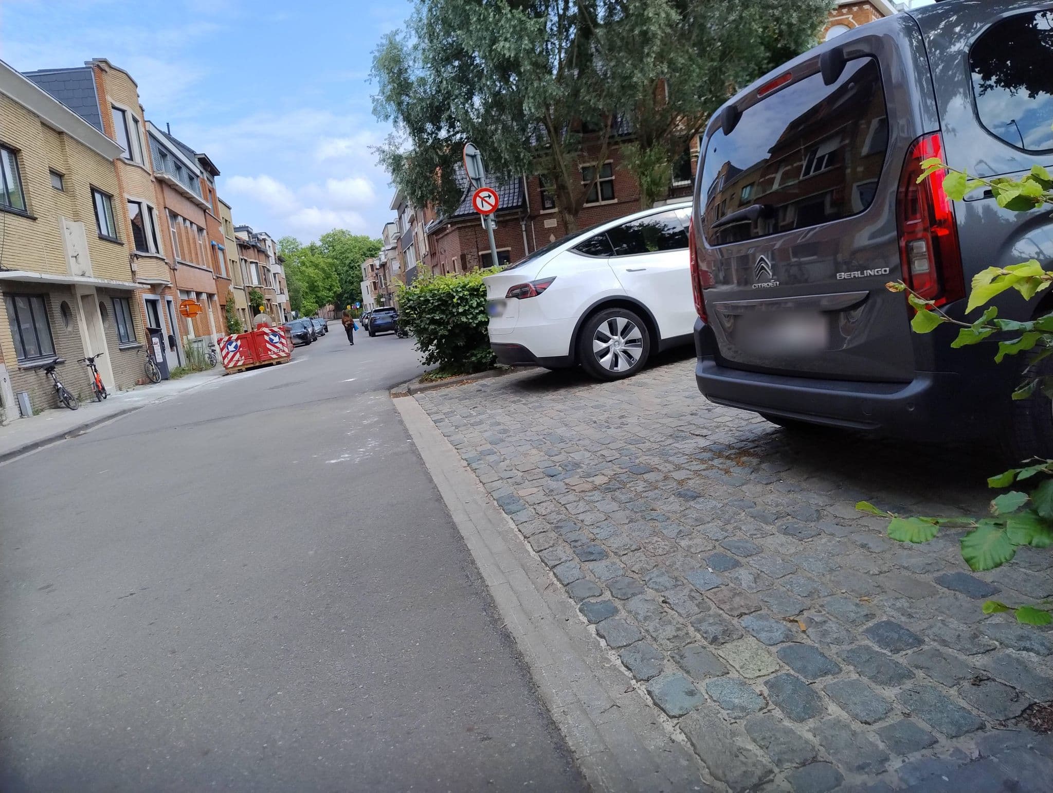 Street view near B&B De Waterlelies, Heverlee — © polyglot (CC BY-SA · Mapillary)