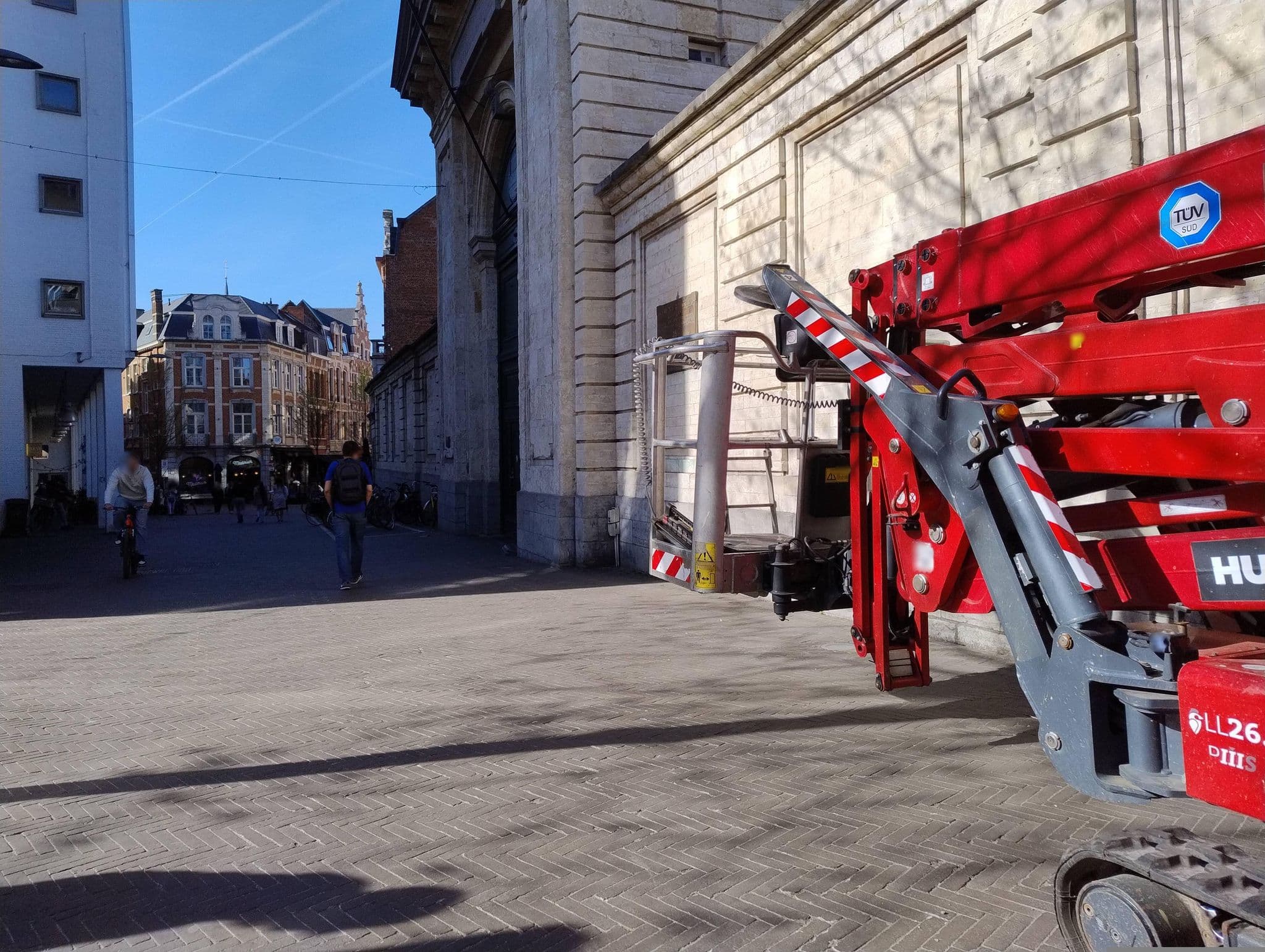 Street view near Penta Hotel, Leuven — © polyglot (CC BY-SA · Mapillary)