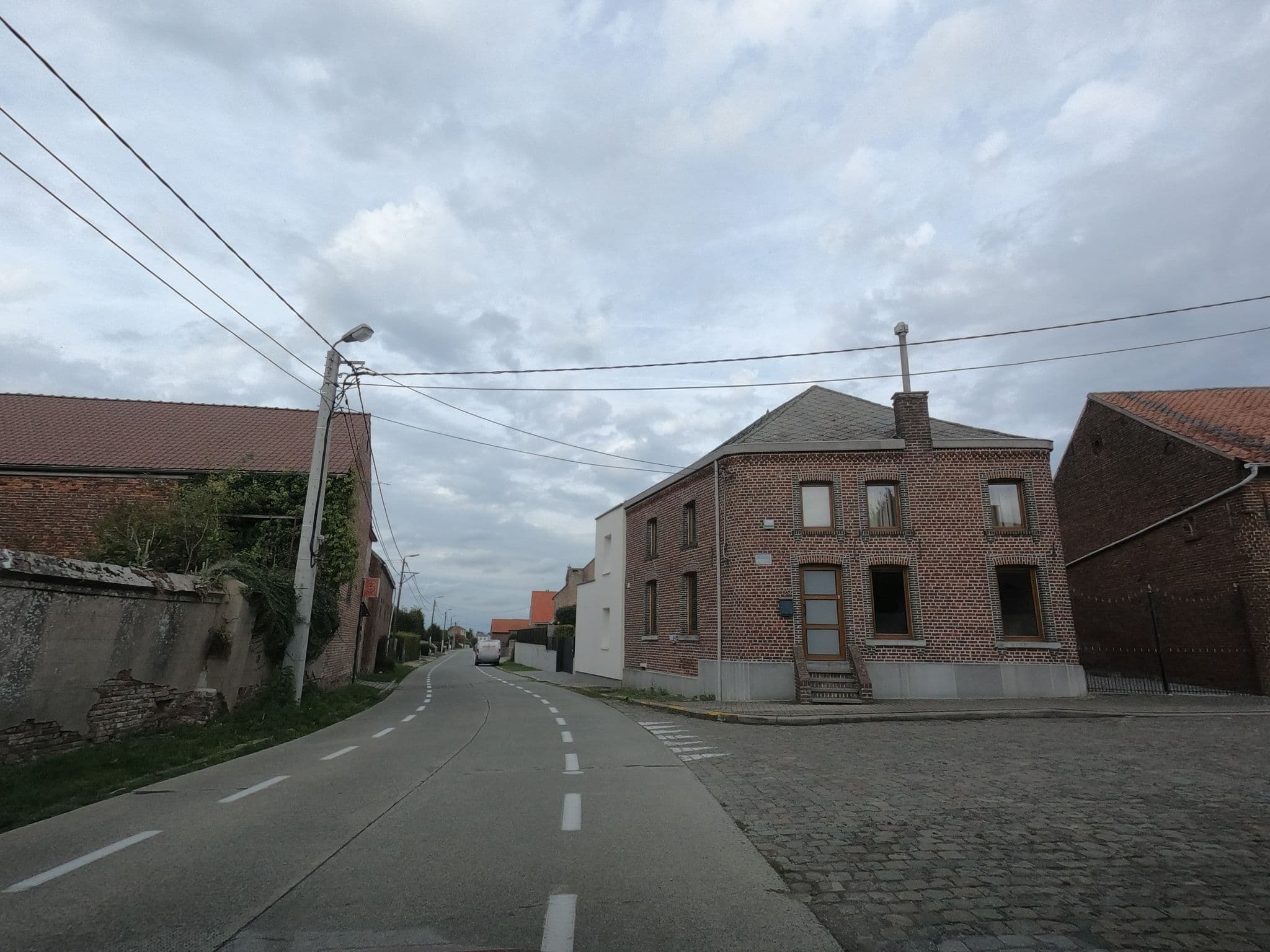 Street view near B&B Ten Tweelinden, Goetsenhoven — © filipc (CC BY-SA · Mapillary)