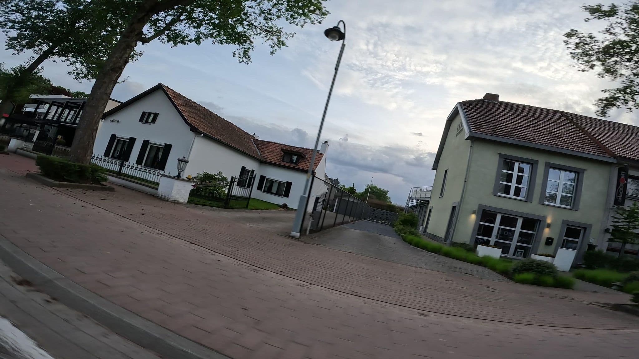 Street view near Eetidee Banneuxke, Stokrooie — © tjorim (CC BY-SA · Mapillary)