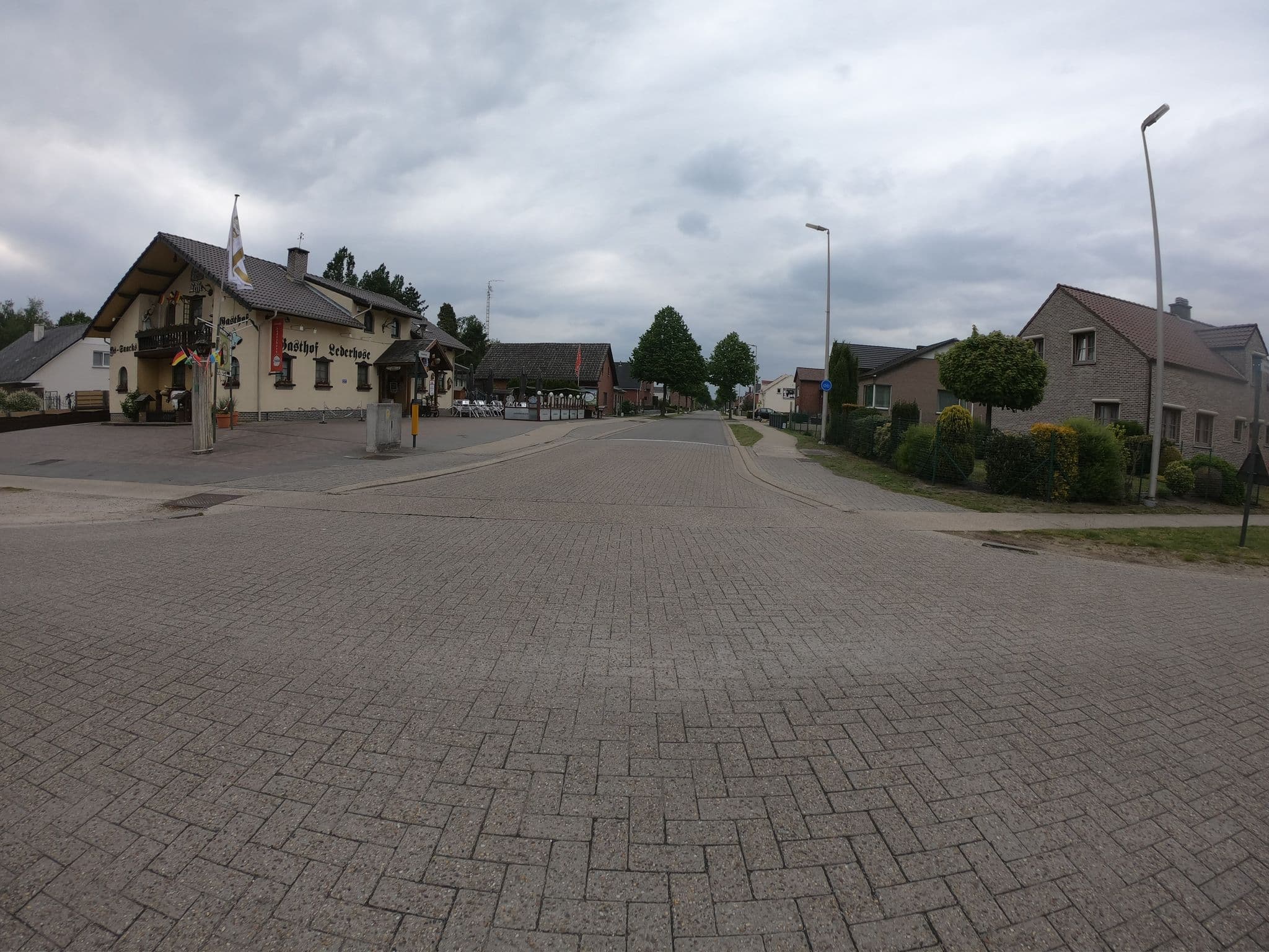 Street view near Gasthof Lederhose, Diepenbeek — © polyglot (CC BY-SA · Mapillary)