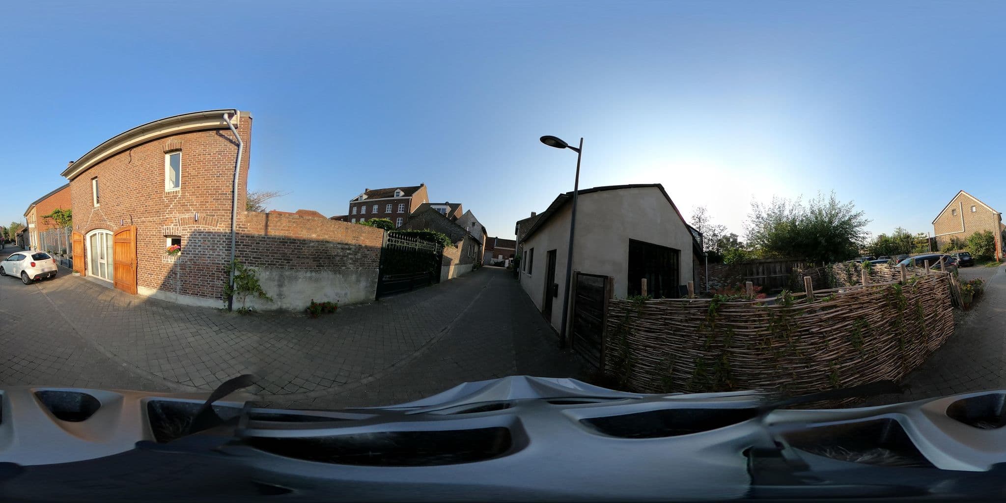 Street view near de koetsier, Rekem — © Eebie (CC BY-SA · Mapillary)