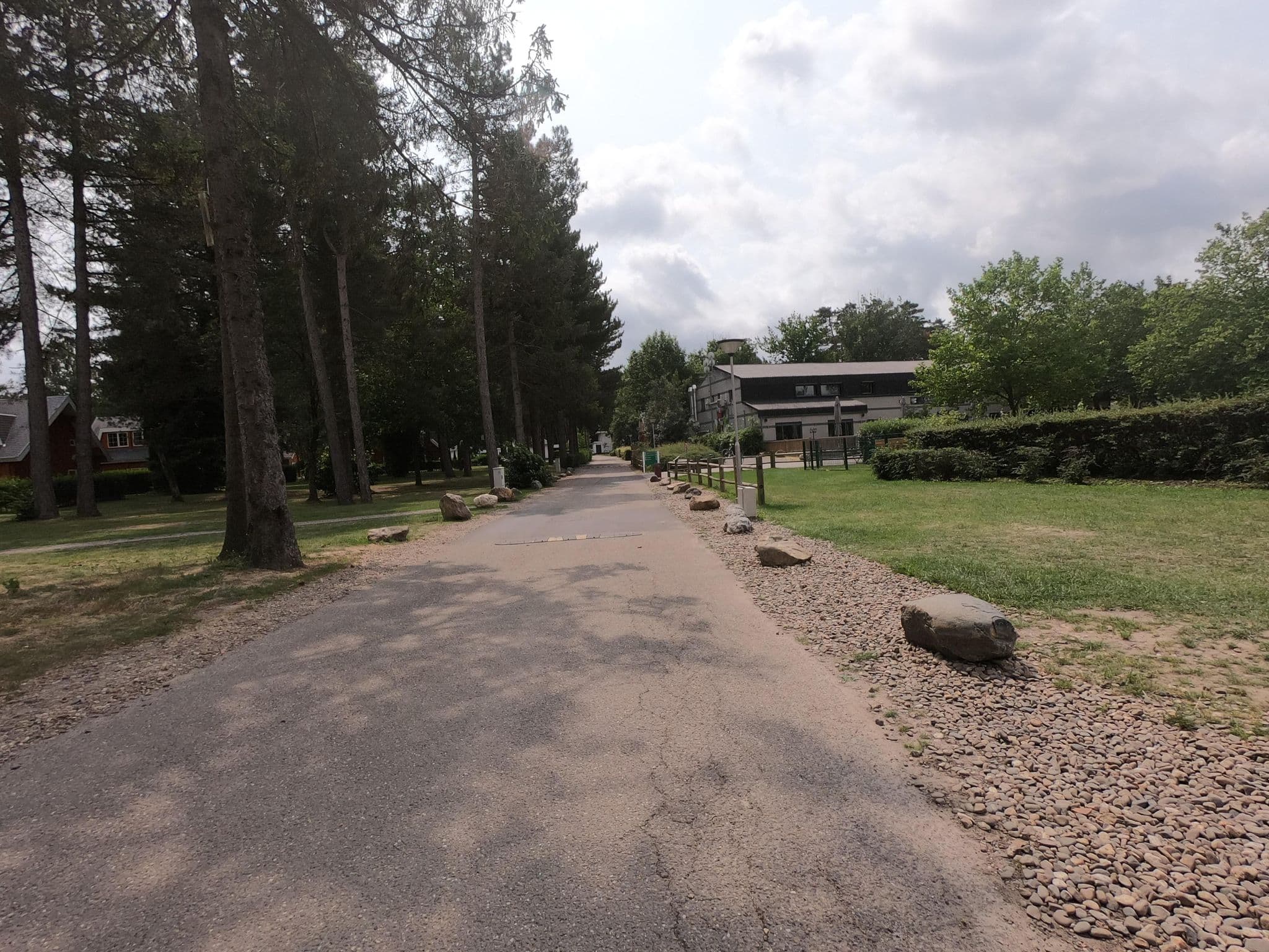 Street view near Chalet 305-306, Zutendaal — © thierry1030 (CC BY-SA · Mapillary)