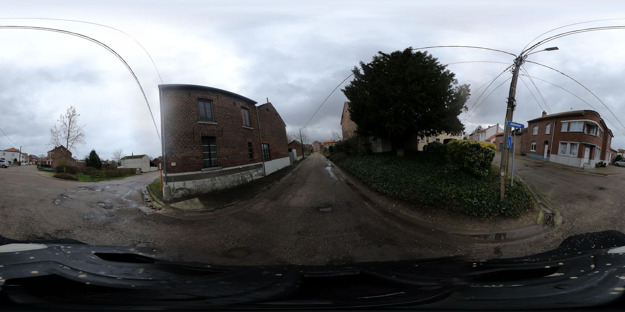 Street view near Bed & Breakfast Ons Moeke, Lauw — © ledantec (CC BY-SA · Mapillary)