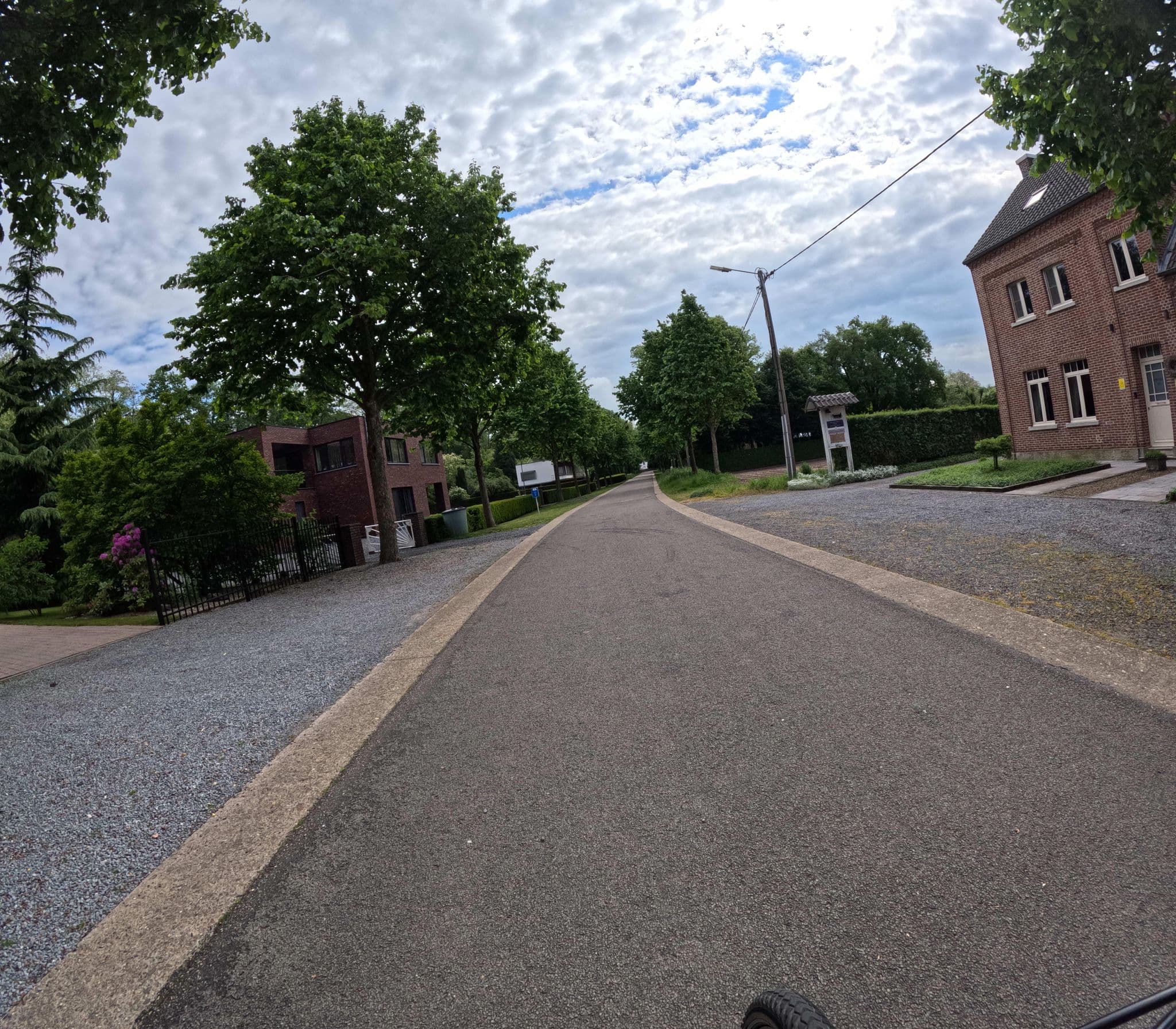 Street view near Vakantiehuis tivoli, Lanklaar — © madel (CC BY-SA · Mapillary)