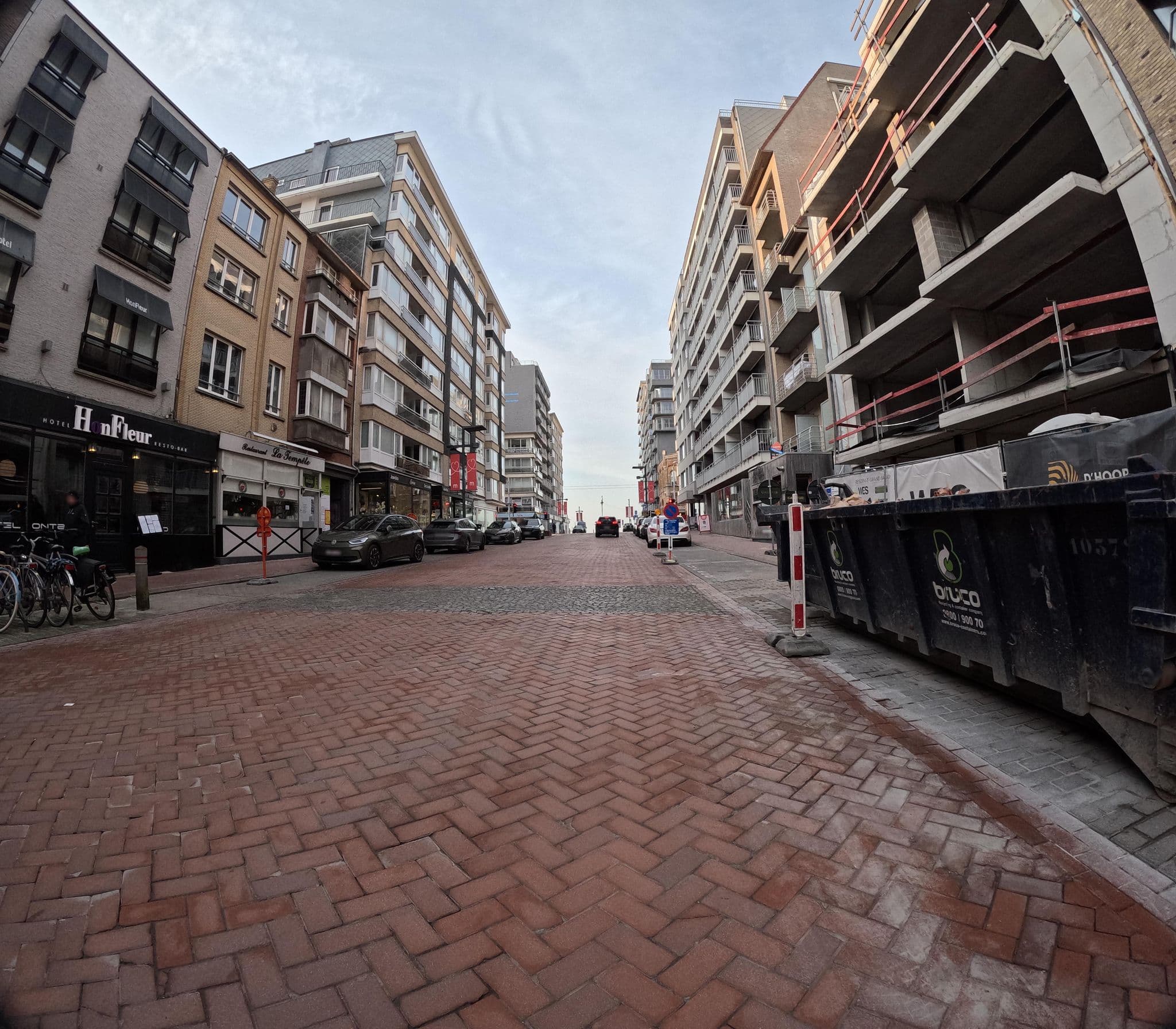 Street view near Hotel - Restaurant Were-Di, Middelkerke — © filipc (CC BY-SA · Mapillary)