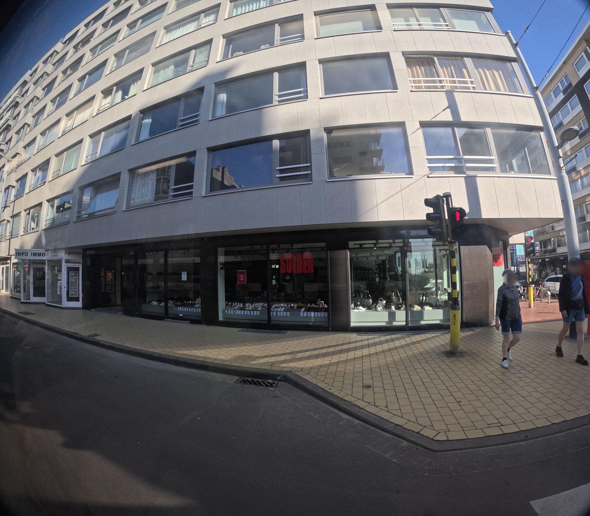 Street view near Hotel/Appartementen Mess Continental, Middelkerke — © filipc (CC BY-SA · Mapillary)