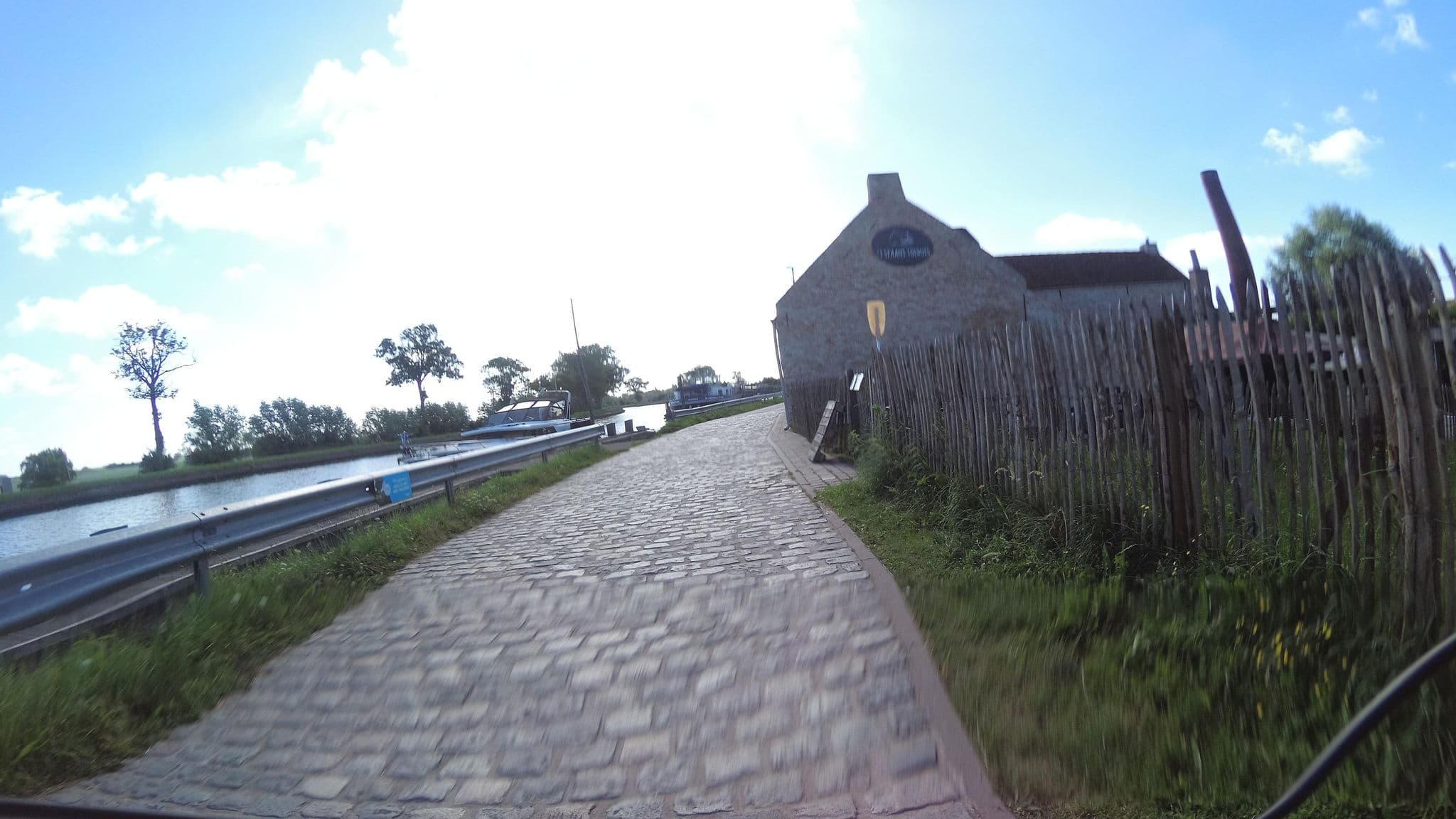 Street view near Droomboot Le Fabuleux Destin, Zandvoorde — © teddy73 (CC BY-SA · Mapillary)