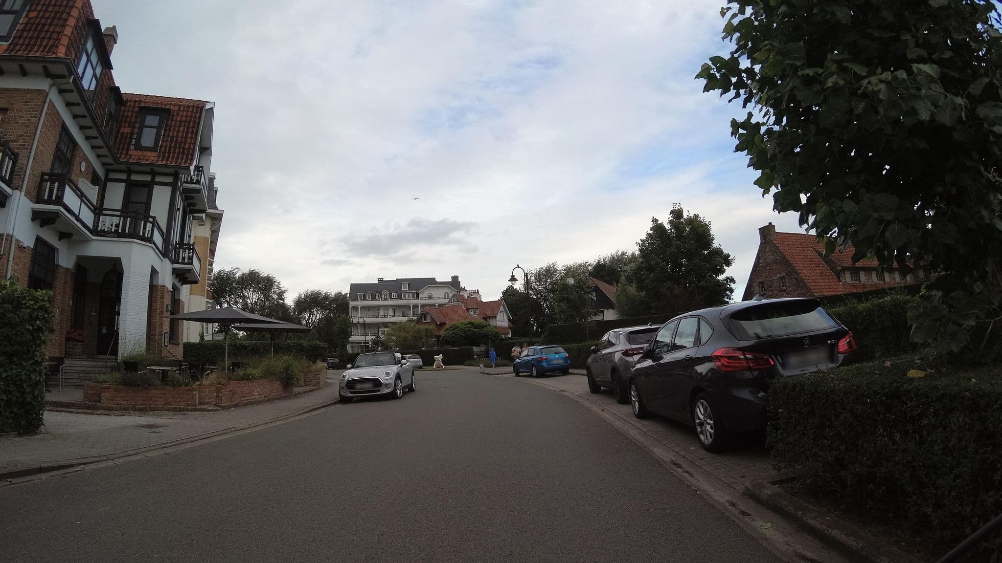Street view near Trapgeveltje Xi, De Haan — © teddy73 (CC BY-SA · Mapillary)