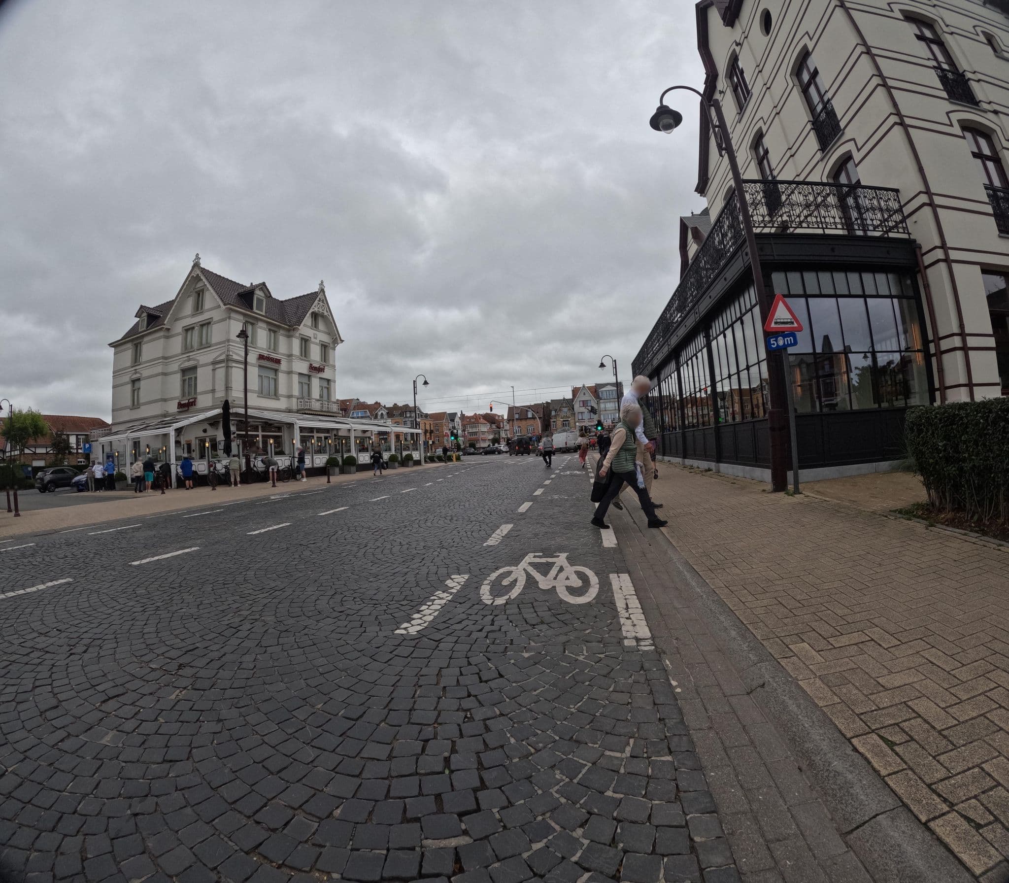 Street view near Hotel - Restaurant Des Brasseurs, De Haan — © filipc (CC BY-SA · Mapillary)