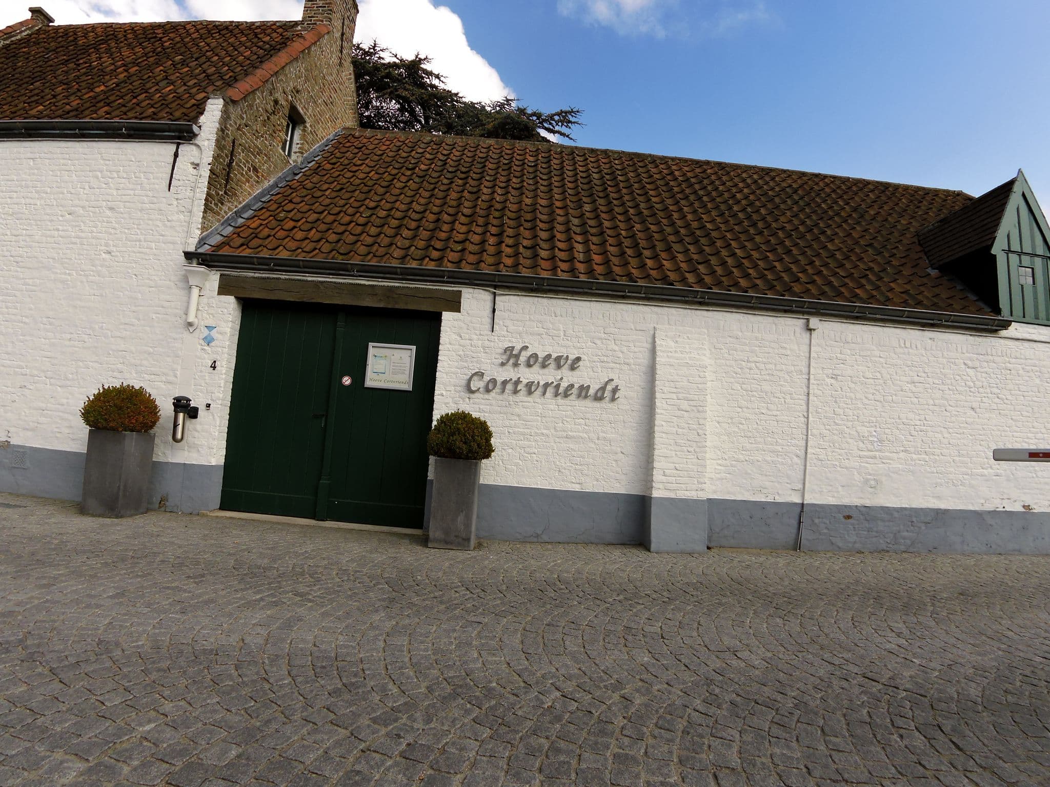Street view near Bar, Brugge — © zors1843 (CC BY-SA · Mapillary)