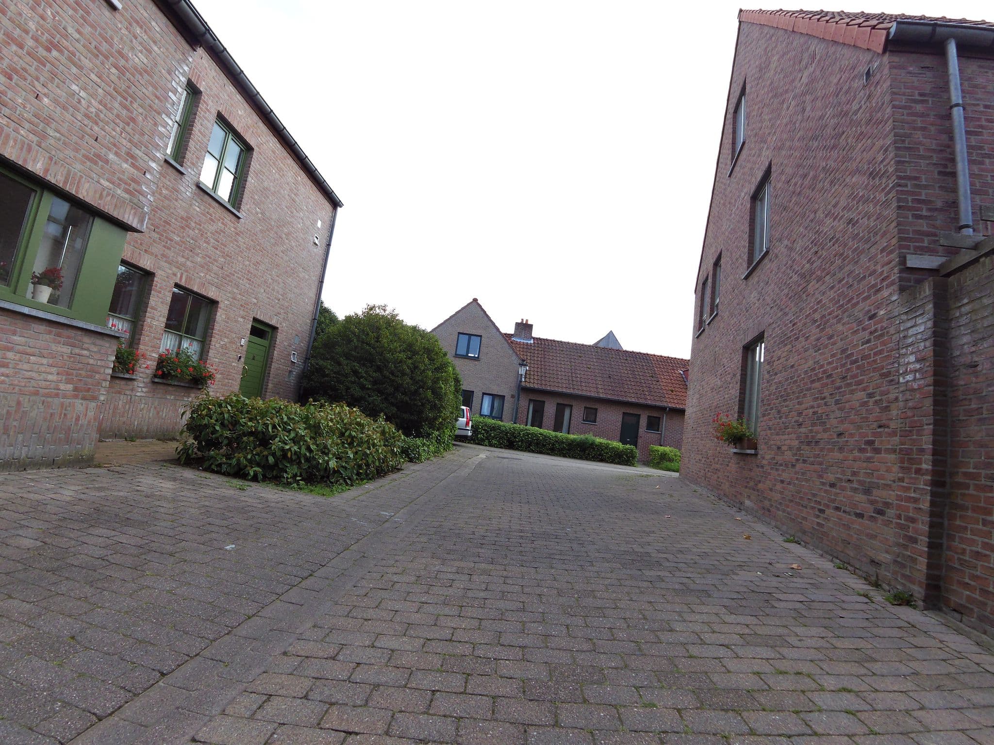 Street view near Belle En Basiel, Brugge — © zors1843 (CC BY-SA · Mapillary)