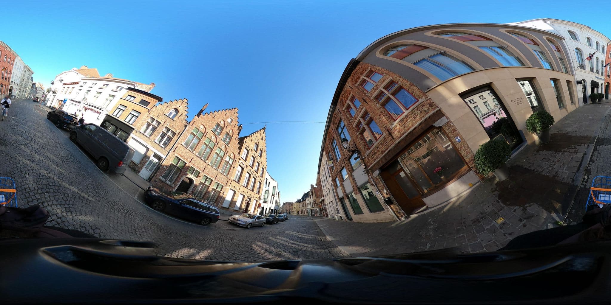 Street view near Flanders Hotel - Hampshire Classic, Brugge — © RaphaelPasLoin (CC BY-SA · Mapillary)