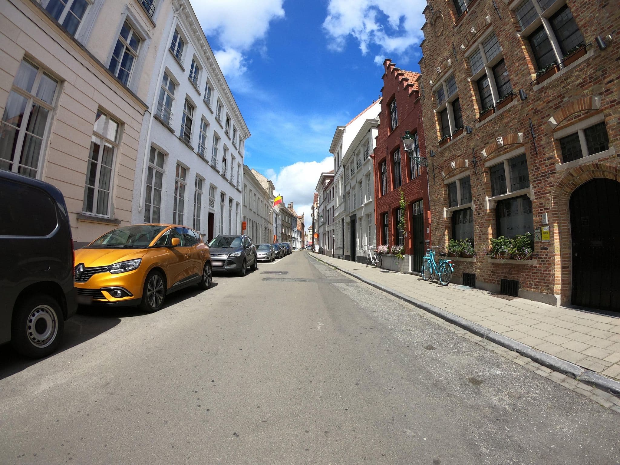 Street view near Sint-Jacobs B&B, Brugge — © filipc (CC BY-SA · Mapillary)