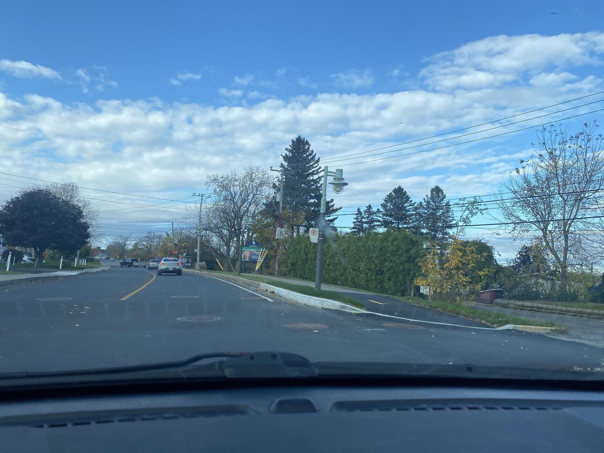 Street view near Motel Sainte-Catherine, Candiac — © geodz (CC BY-SA · Mapillary)