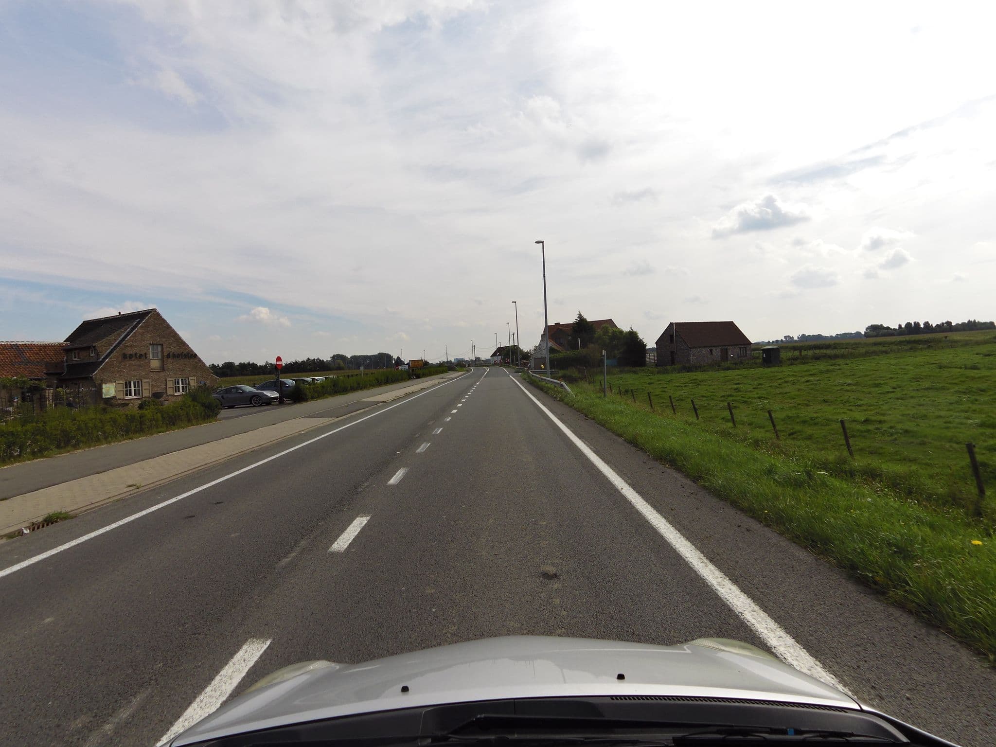 Street view near Hotel Restaurant d'Hofstee, Zuienkerke — © zors1843 (CC BY-SA · Mapillary)