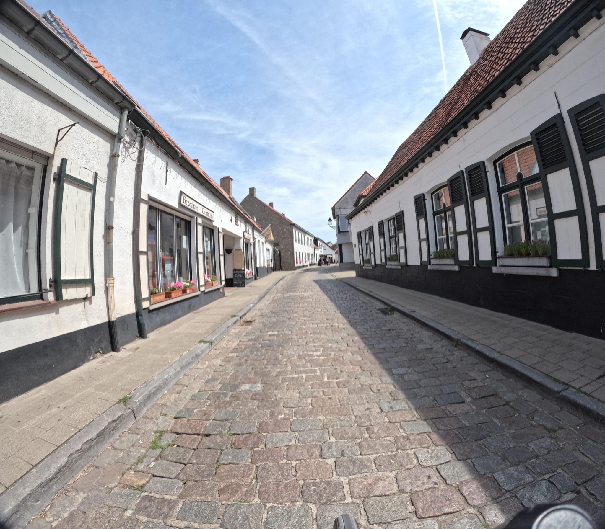 Street view near Spaniënhof, Lissewege — © filipc (CC BY-SA · Mapillary)