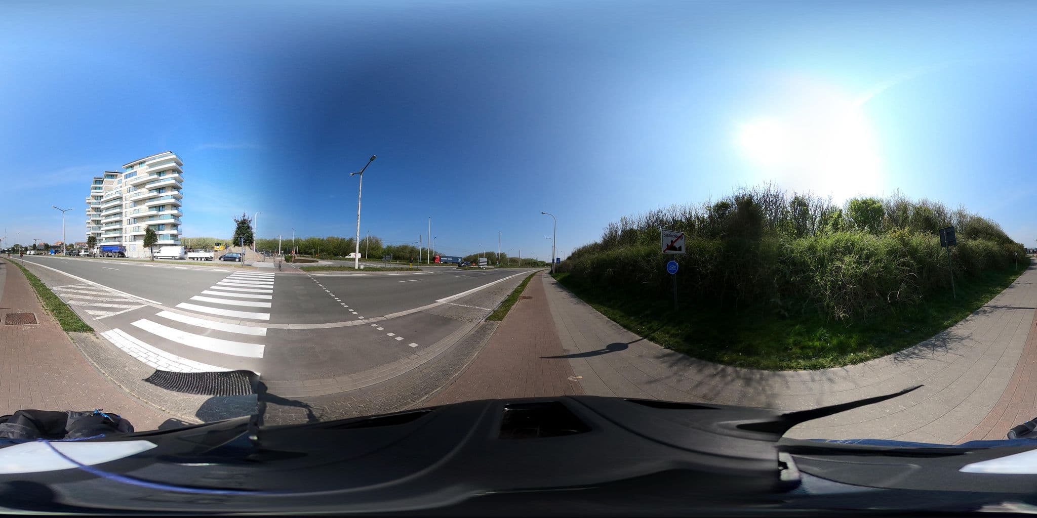 Street view near Floreal Receptiebalie, Blankenberge — © SielNollet (CC BY-SA · Mapillary)