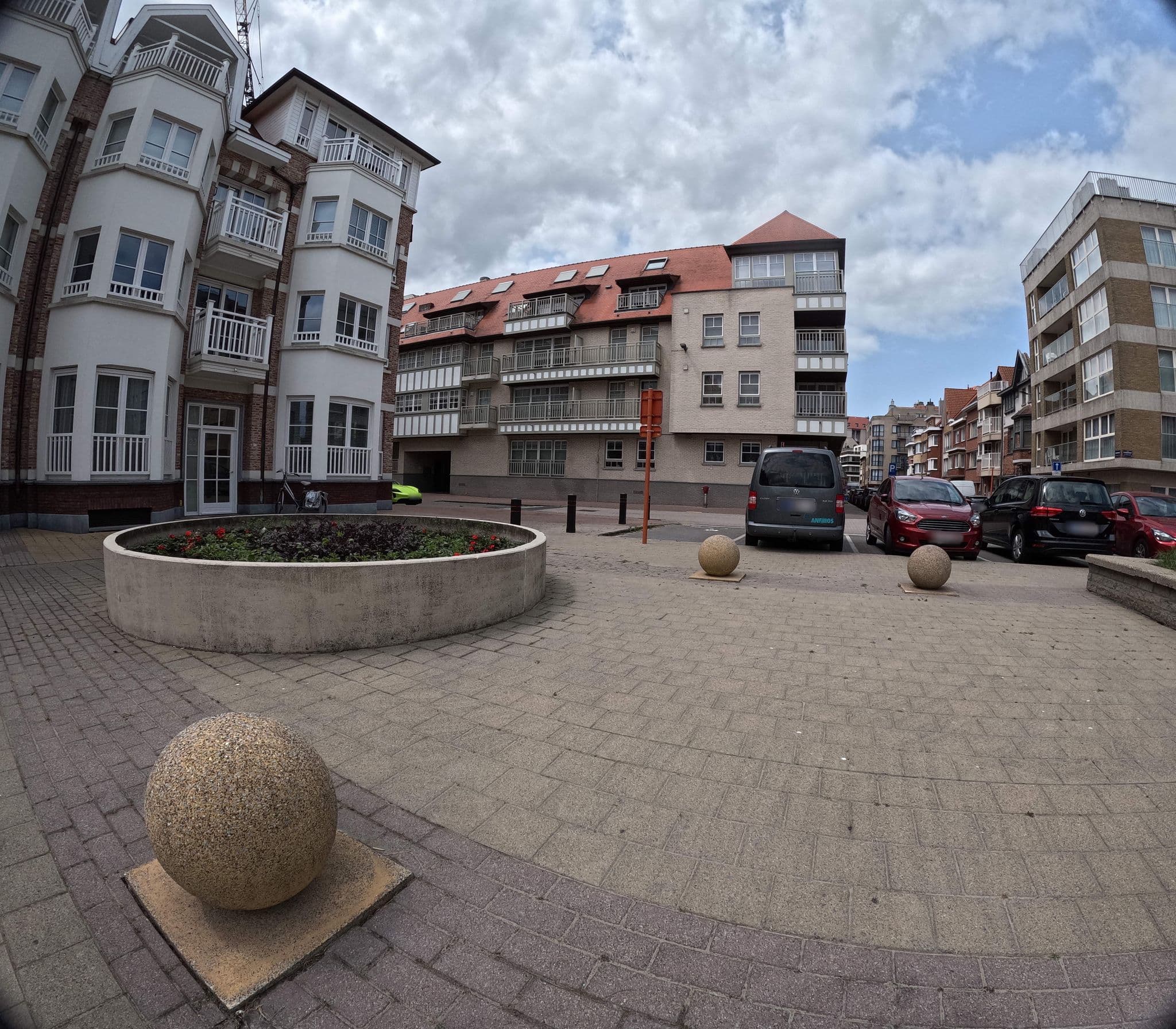 Street view near Square Hotel, Heist — © filipc (CC BY-SA · Mapillary)