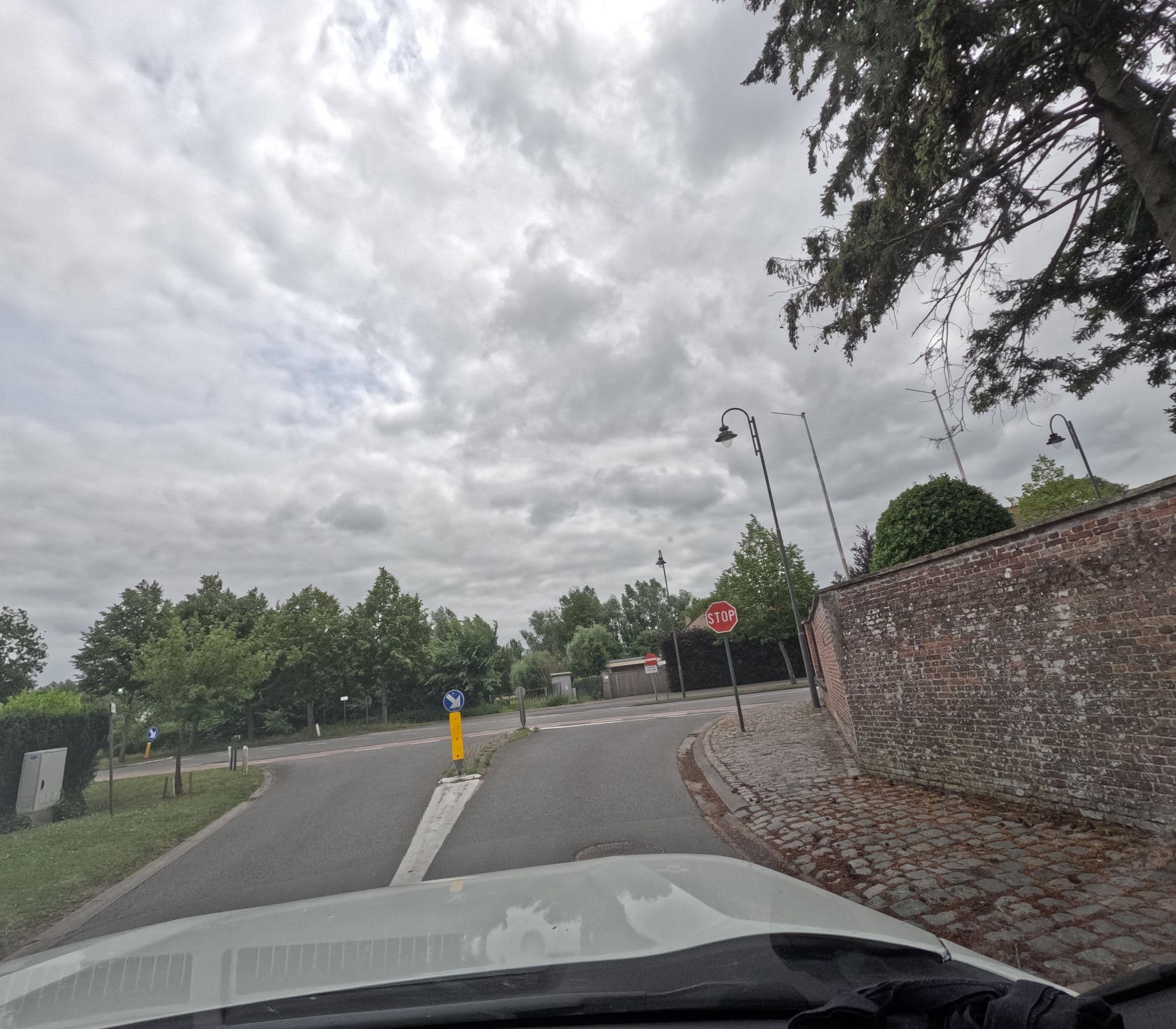 Street view near Vredehof Hotel Damme, Sijsele — © filipc (CC BY-SA · Mapillary)