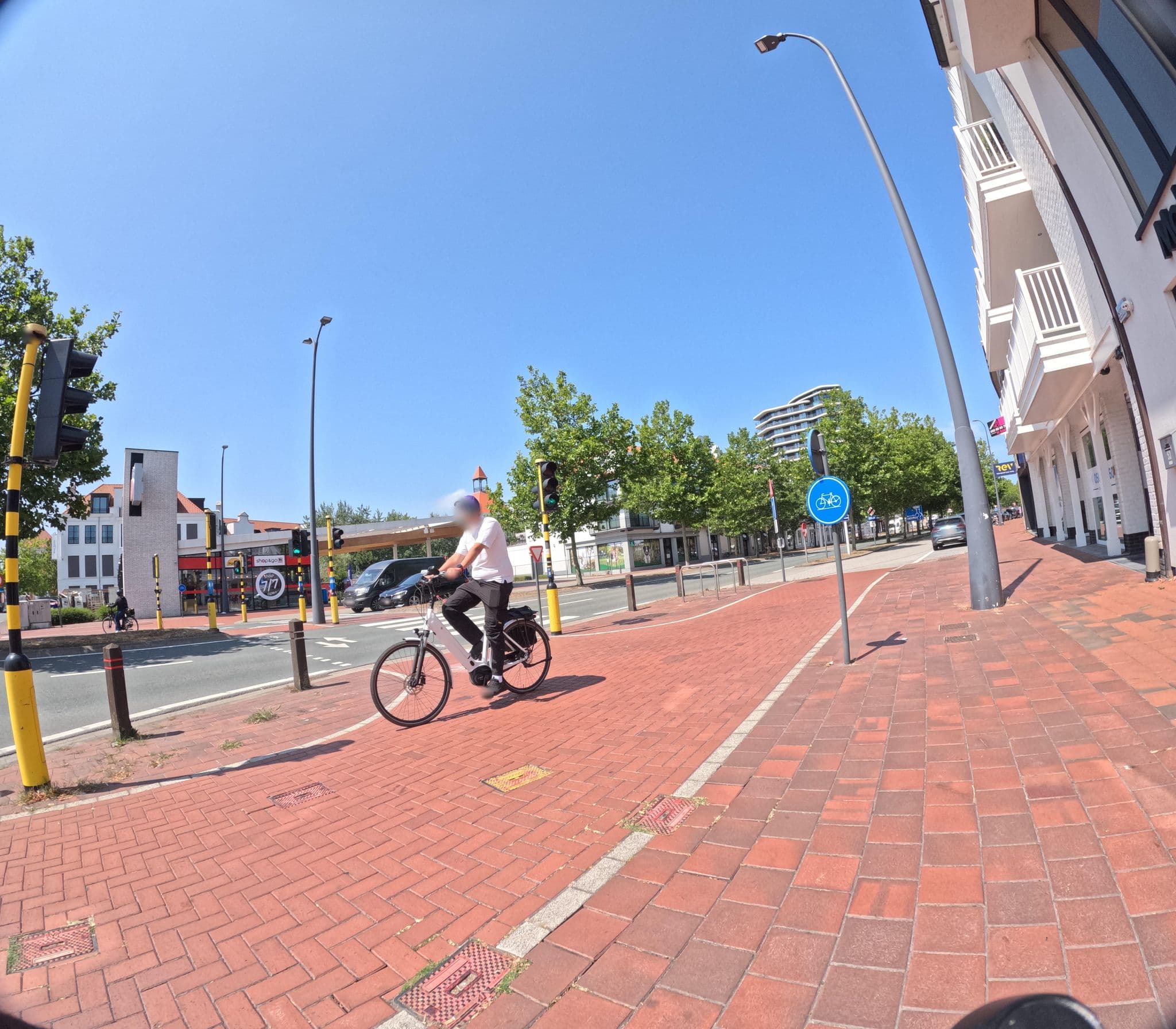 Street view near Tender 2, Knokke — © filipc (CC BY-SA · Mapillary)