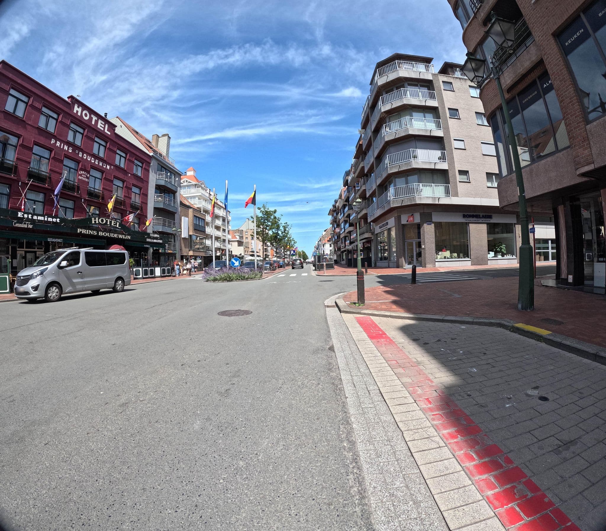 Street view near Ontbijtje binnentrekken, Knokke — © filipc (CC BY-SA · Mapillary)
