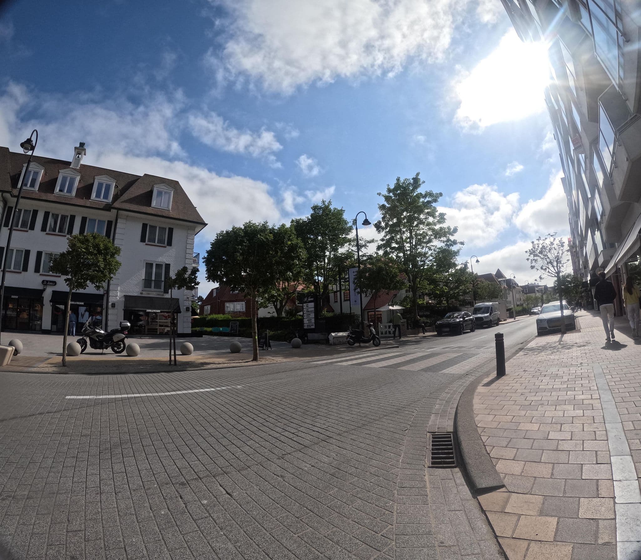 Street view near Boulevard, Knokke — © filipc (CC BY-SA · Mapillary)